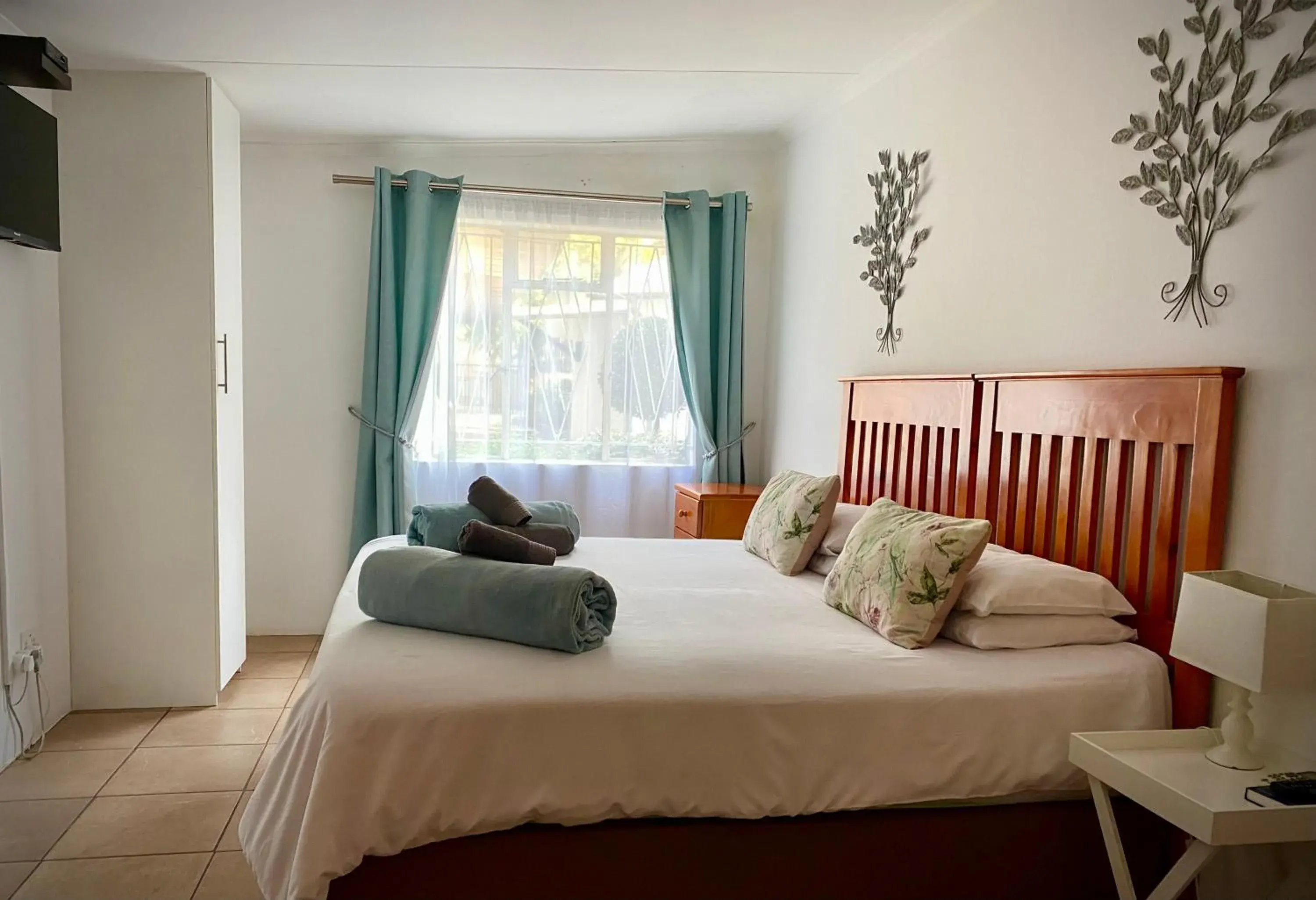 Double or Twin Room with Shower - single occupancy in La Bella B&B Under The Fig Tree Double or Twin Room with Shower - single occupancy in La Bella B&B Under The Fig Tree