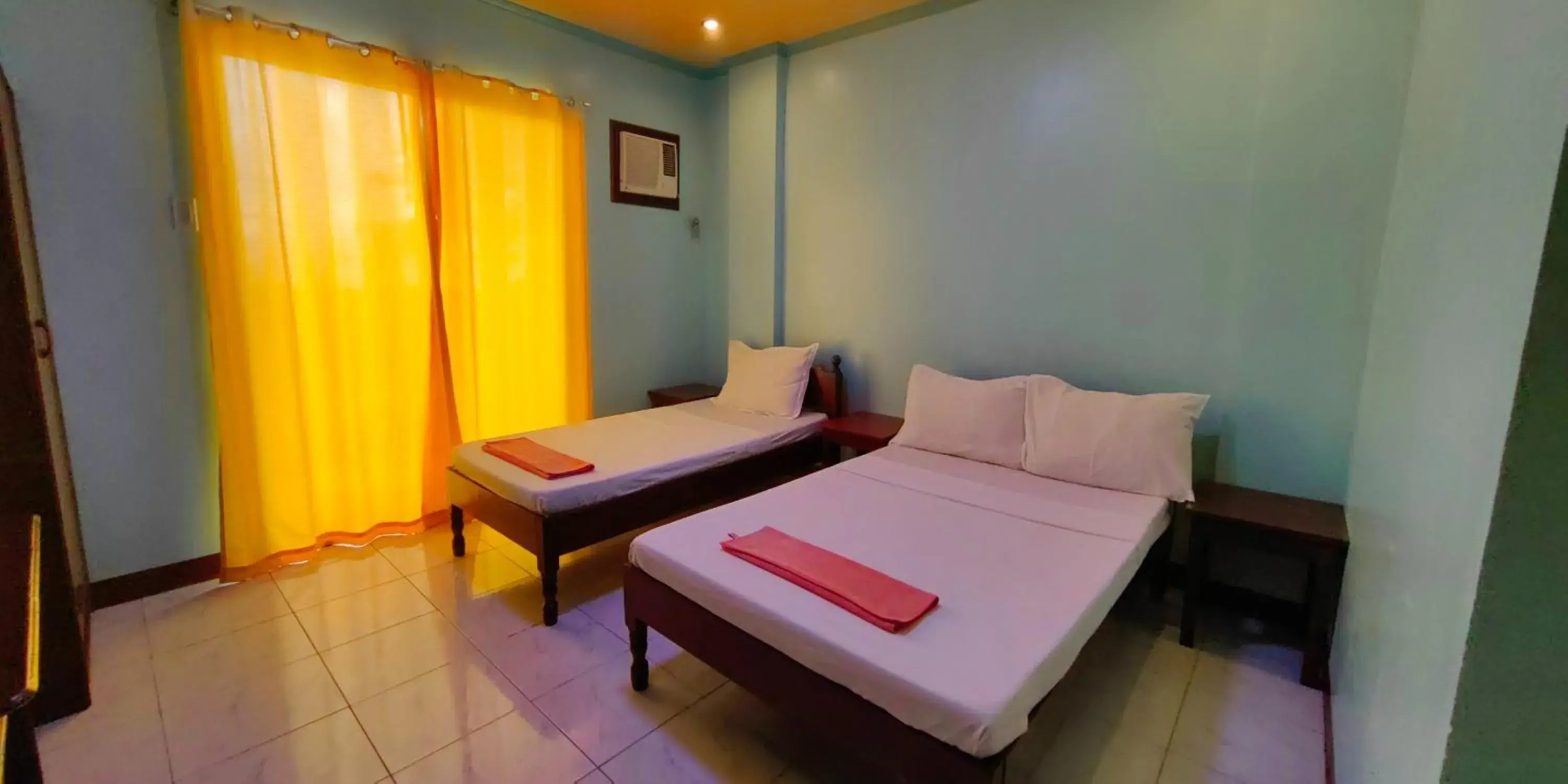 Standard Triple Room in Dads Bayview Pension Standard Triple Room in Dads Bayview Pension