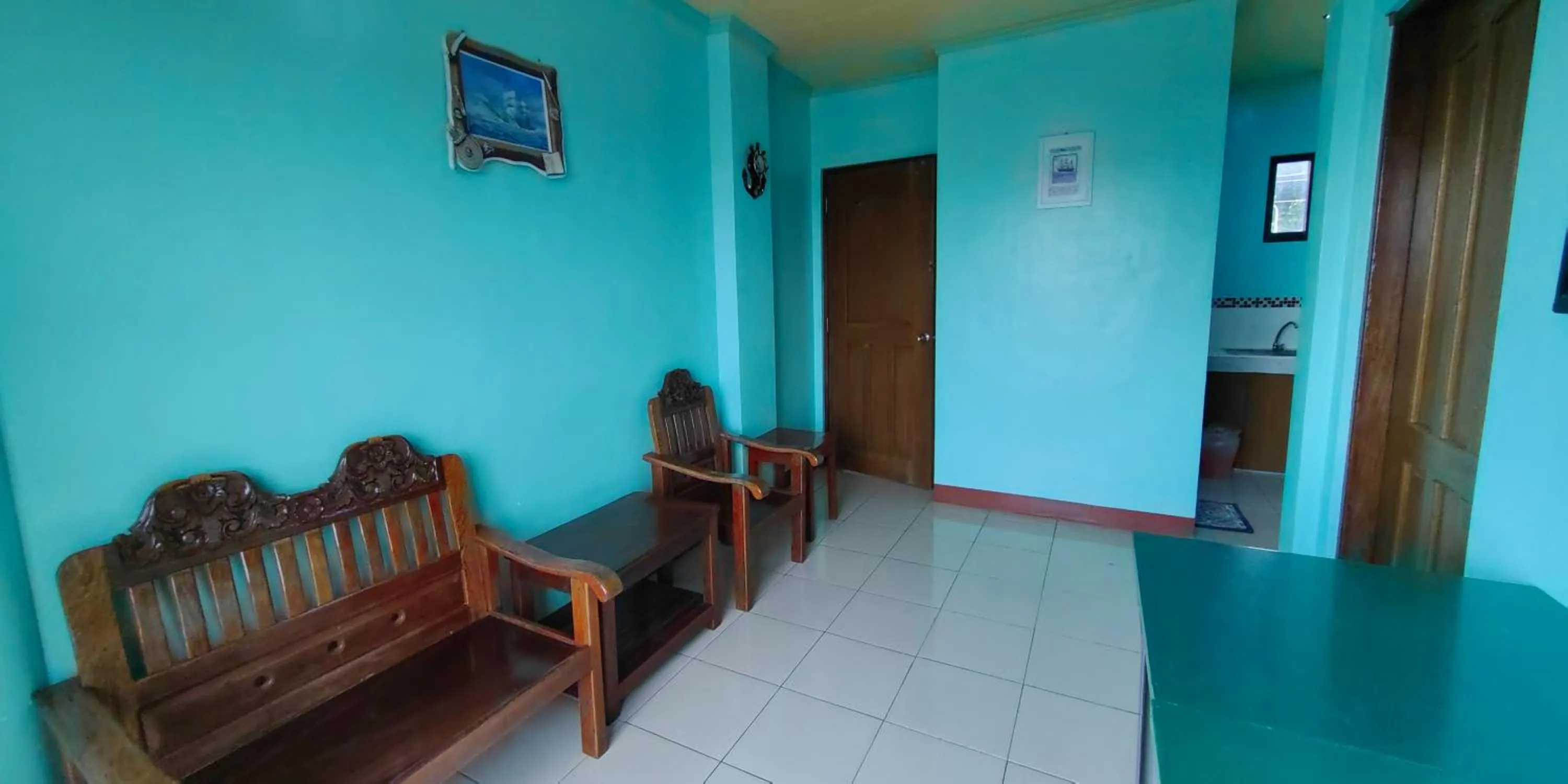 Seating area in Dads Bayview Pension