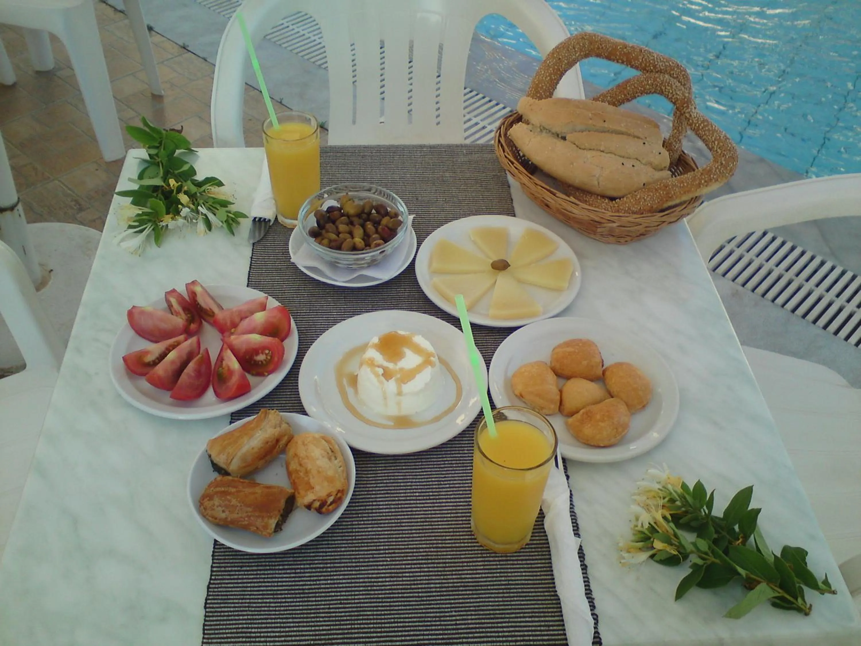 Food and drinks in Remi Apartments