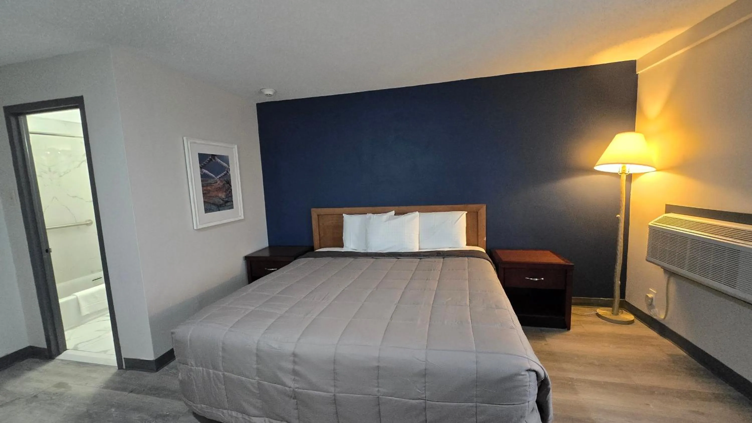 Bed in Roosevelt Inn at Roosevelt Blvd, Philadelphia, PA