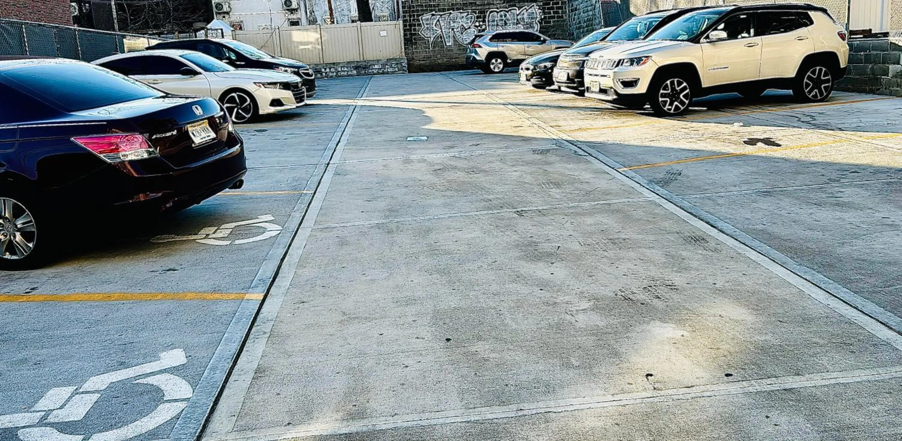 Parking in Bkway Hotel Brooklyn