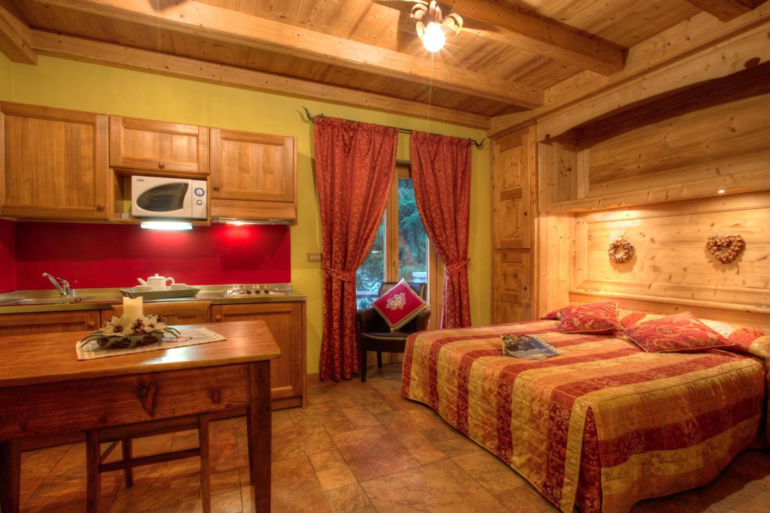 Kitchen or kitchenette, Bed in B&B Residence Checrouit