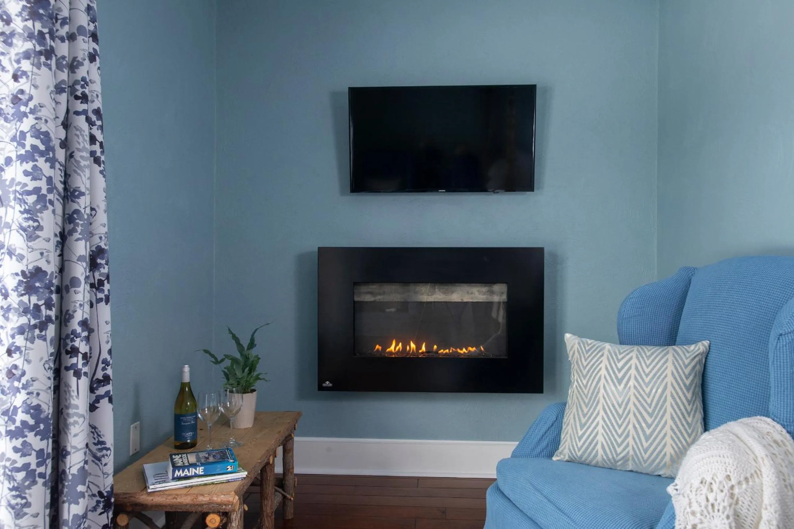 TV and multimedia in The Lodge at Moosehead Lake