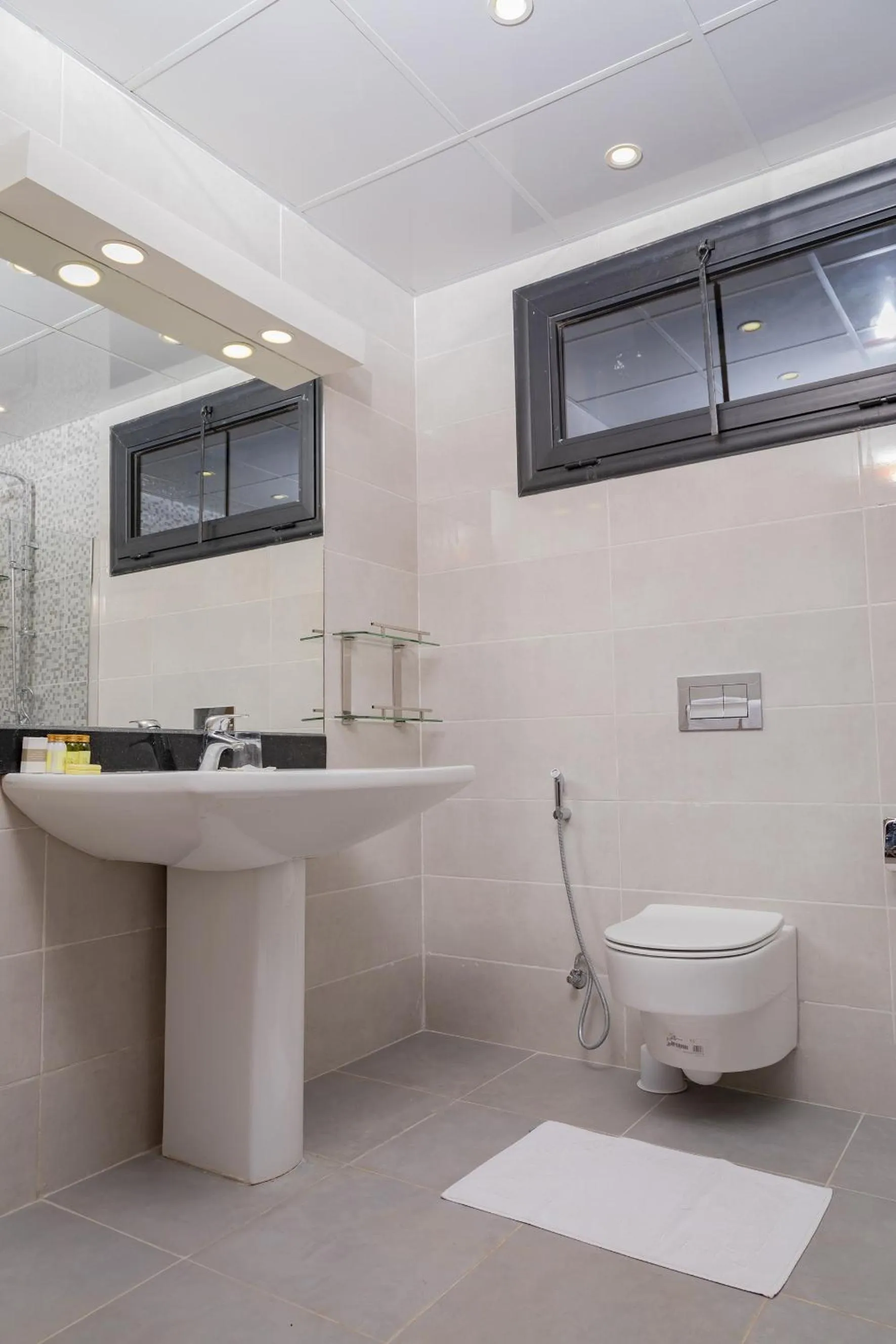 Toilet in Lancaster Ouaga 2000