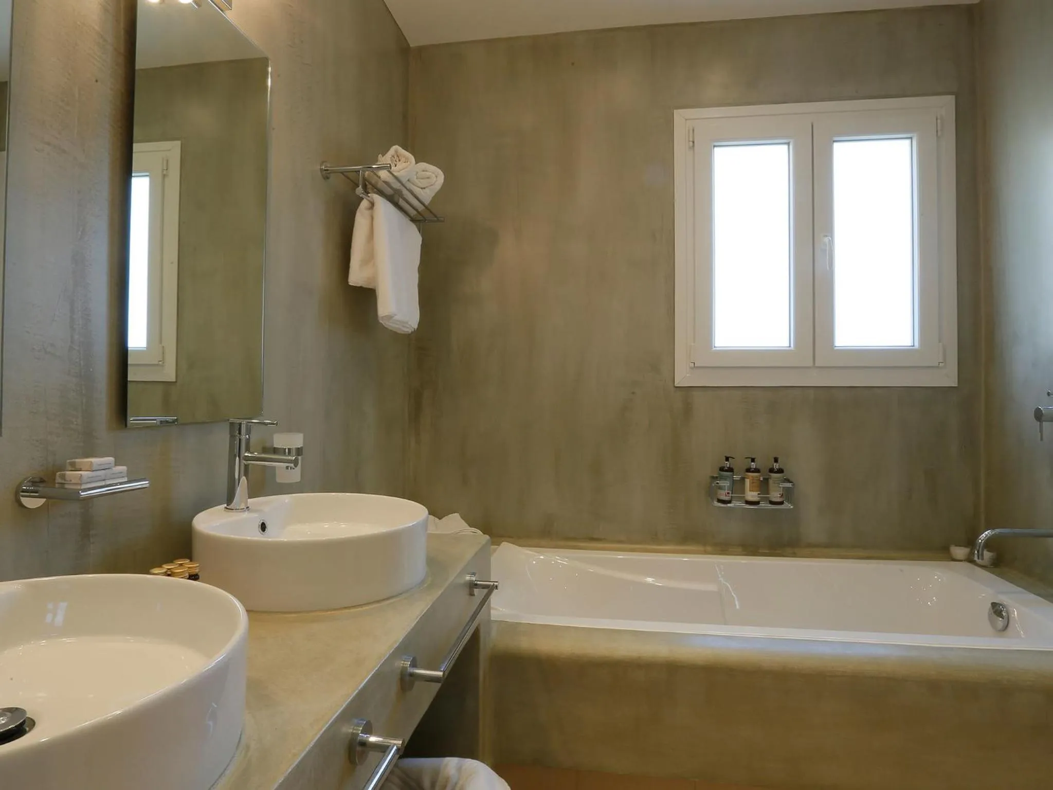 Day in Pictures Suites