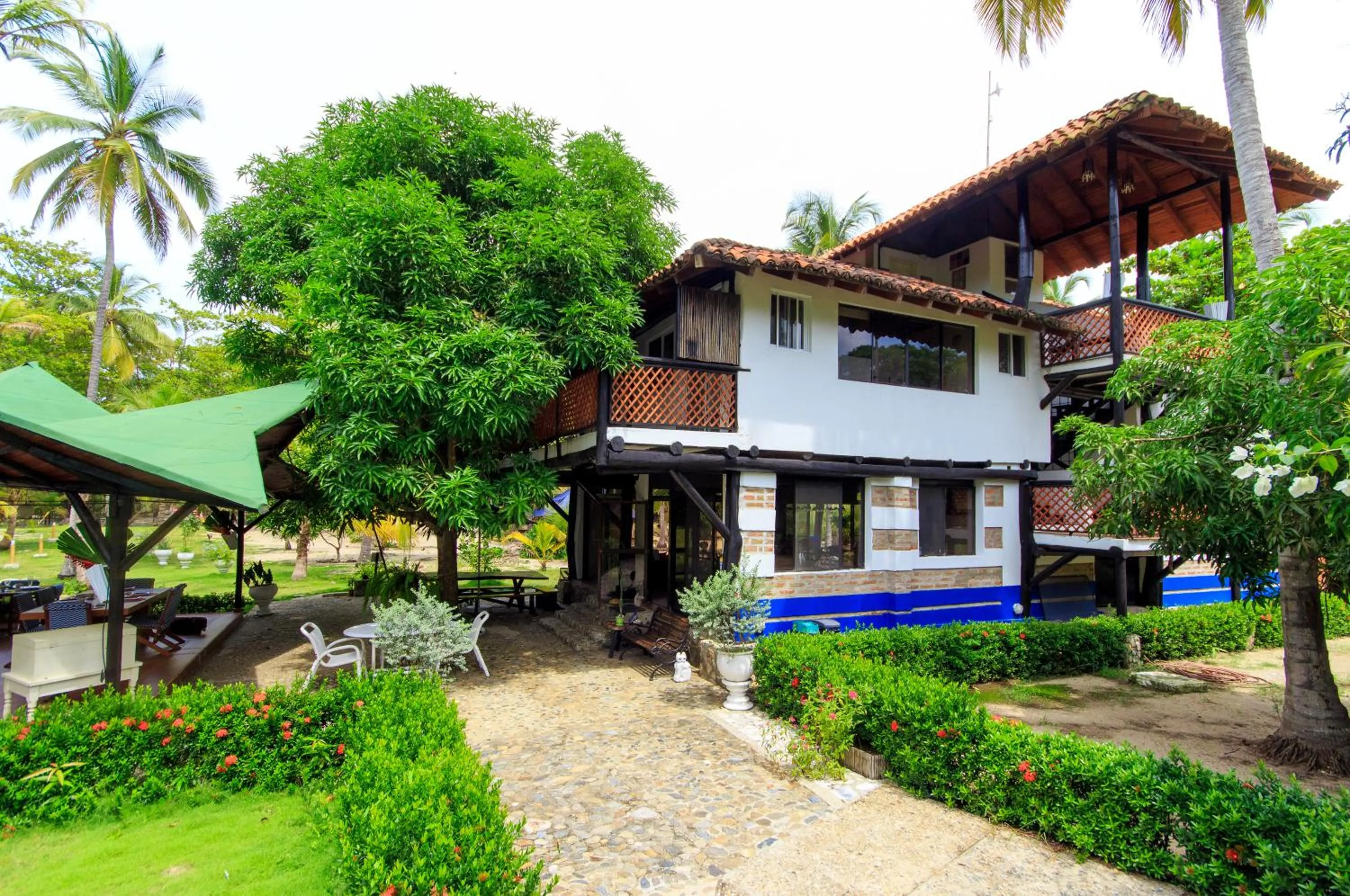 Facade/entrance in La Mar de Bien