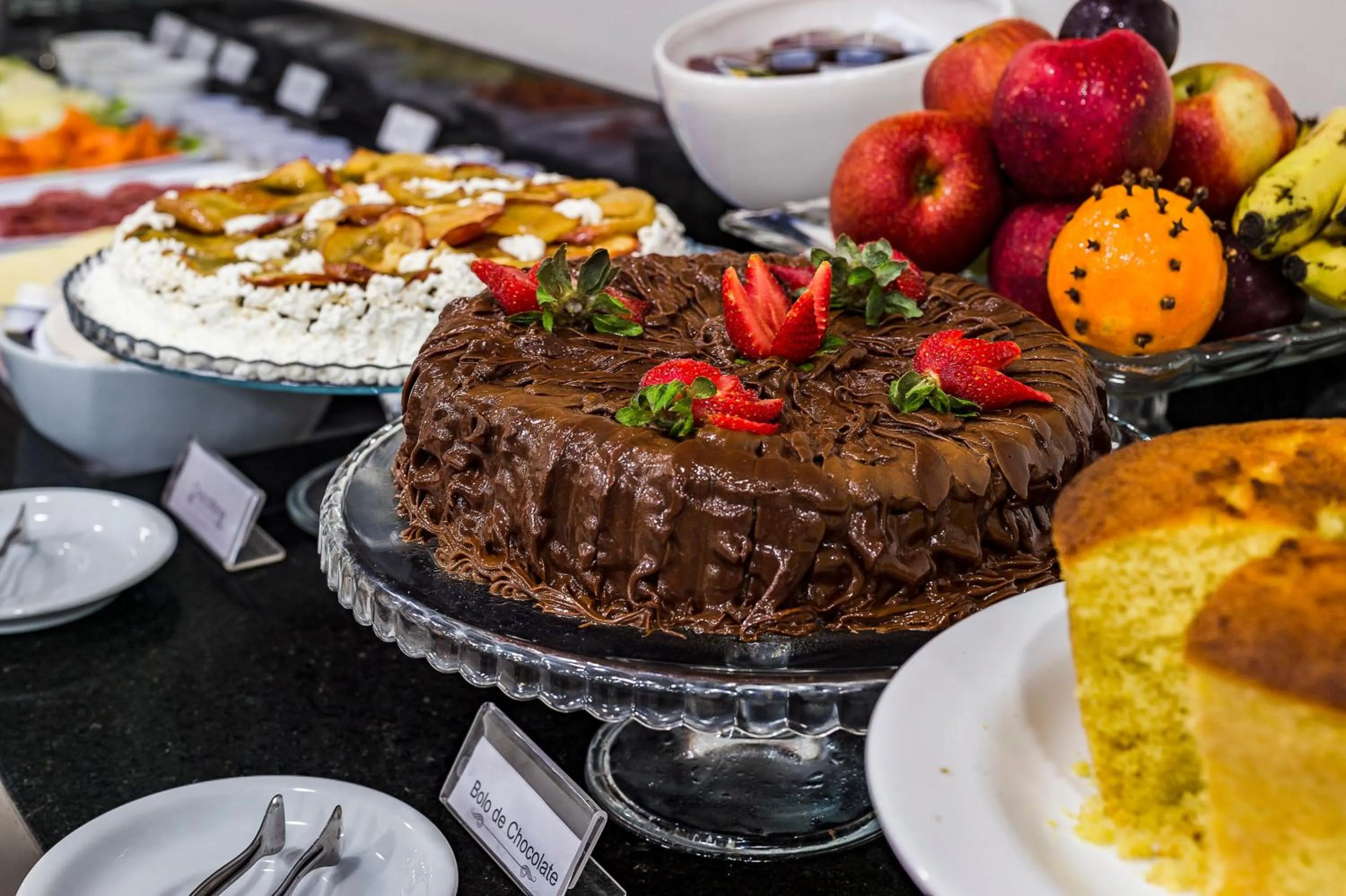 Food and drinks in Serata Hotel