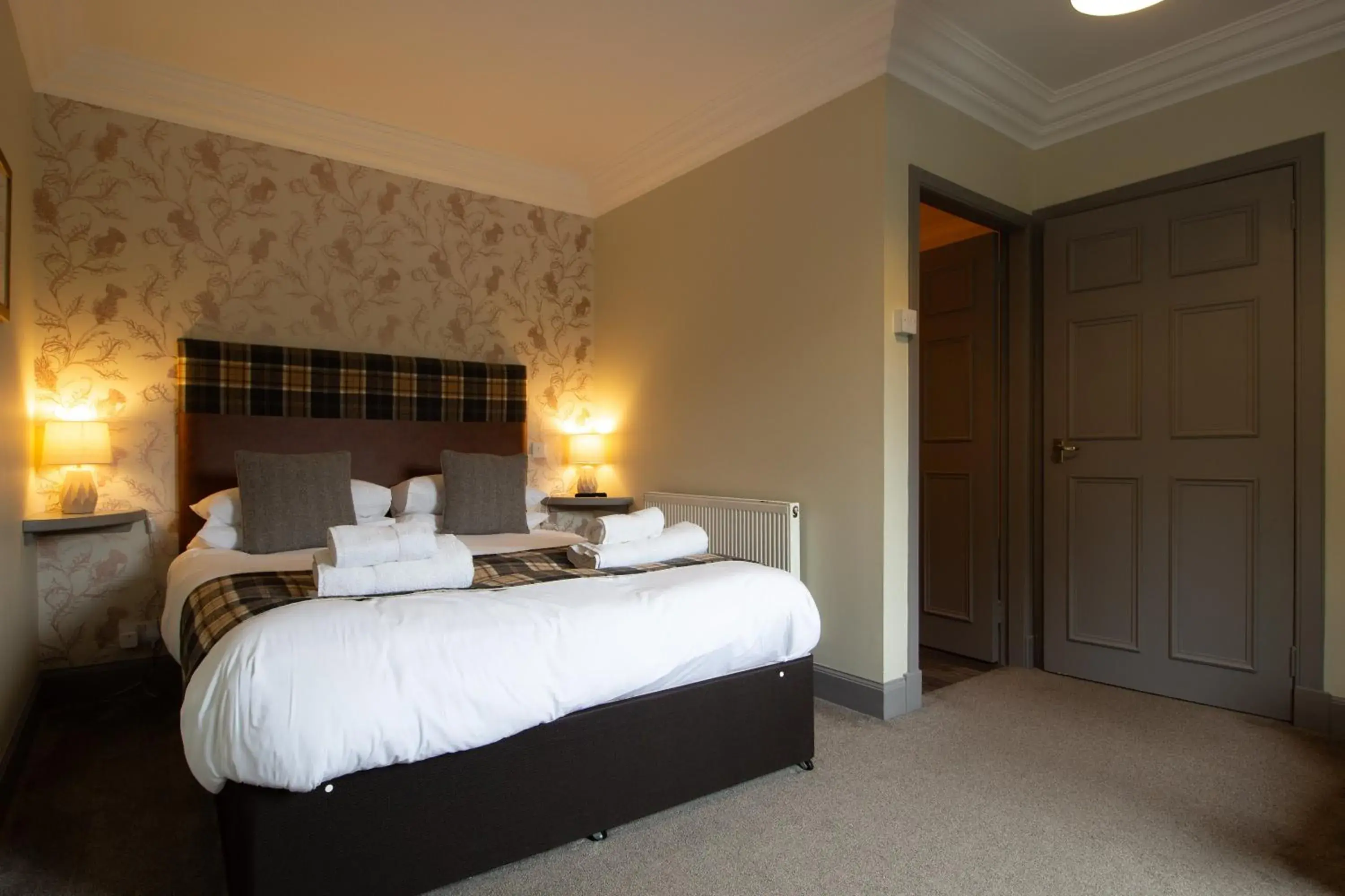 Double Room with Mountain View in Inn at Port nan Gael Double Room with Mountain View in Inn at Port nan Gael