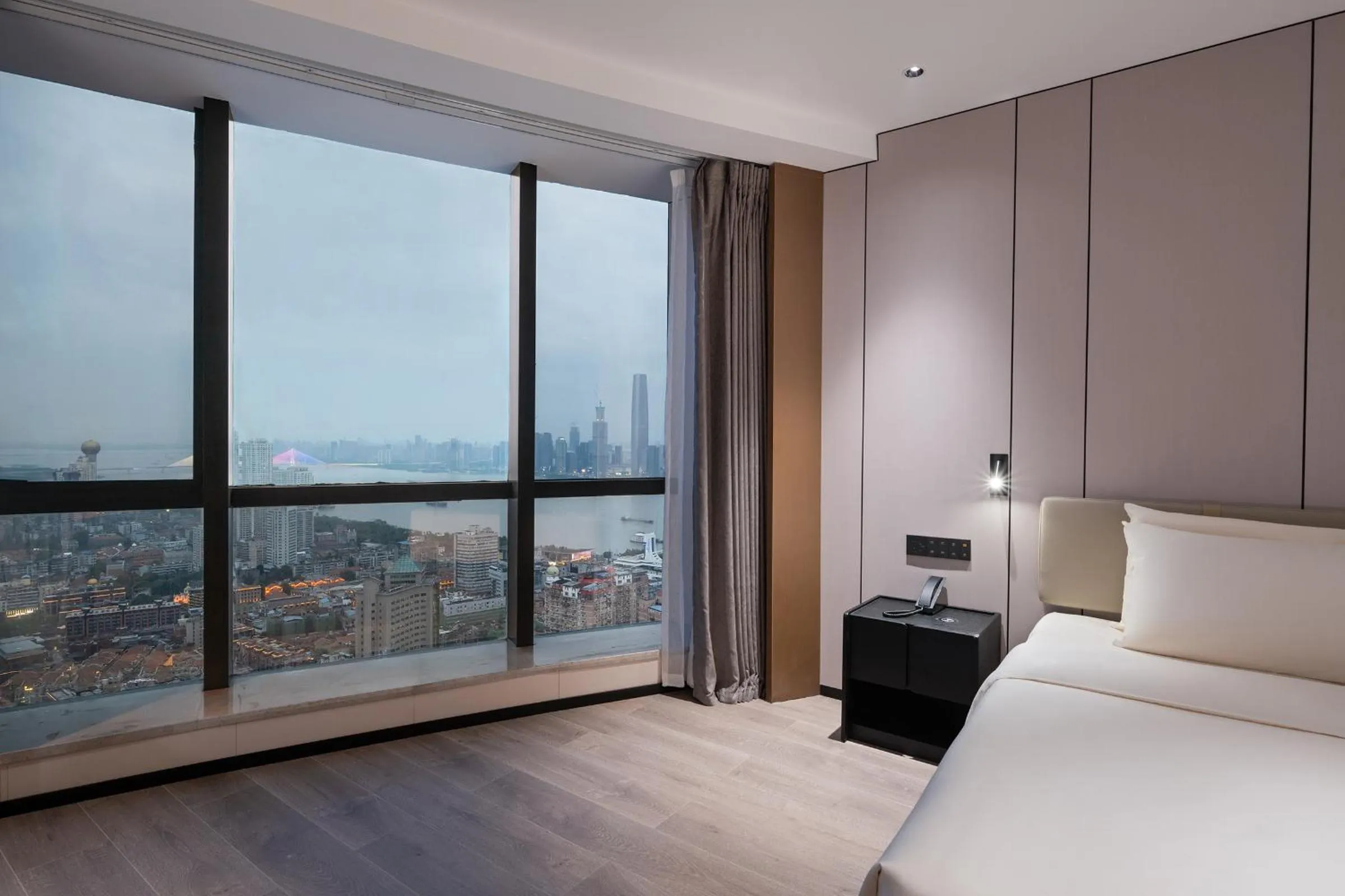 Bed in Atour Hotel Wuhan Riverview Jianghan Road Pedestrian Street