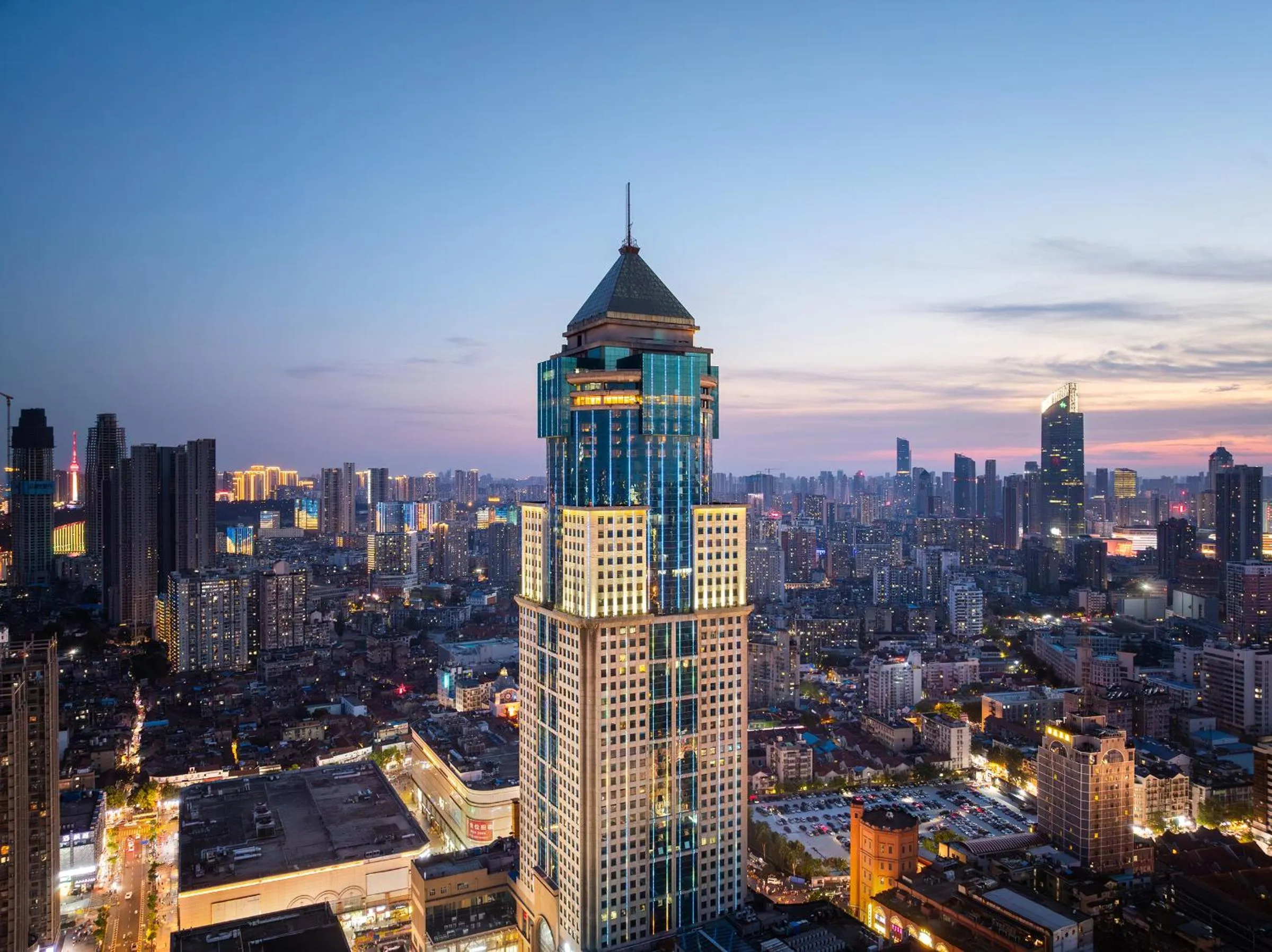 Property building in Atour Hotel Wuhan Riverview Jianghan Road Pedestrian Street