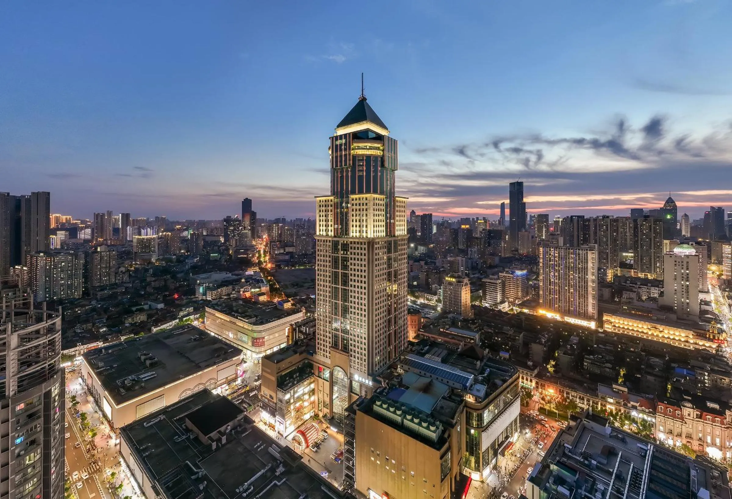 Property building in Atour Hotel Wuhan Riverview Jianghan Road Pedestrian Street