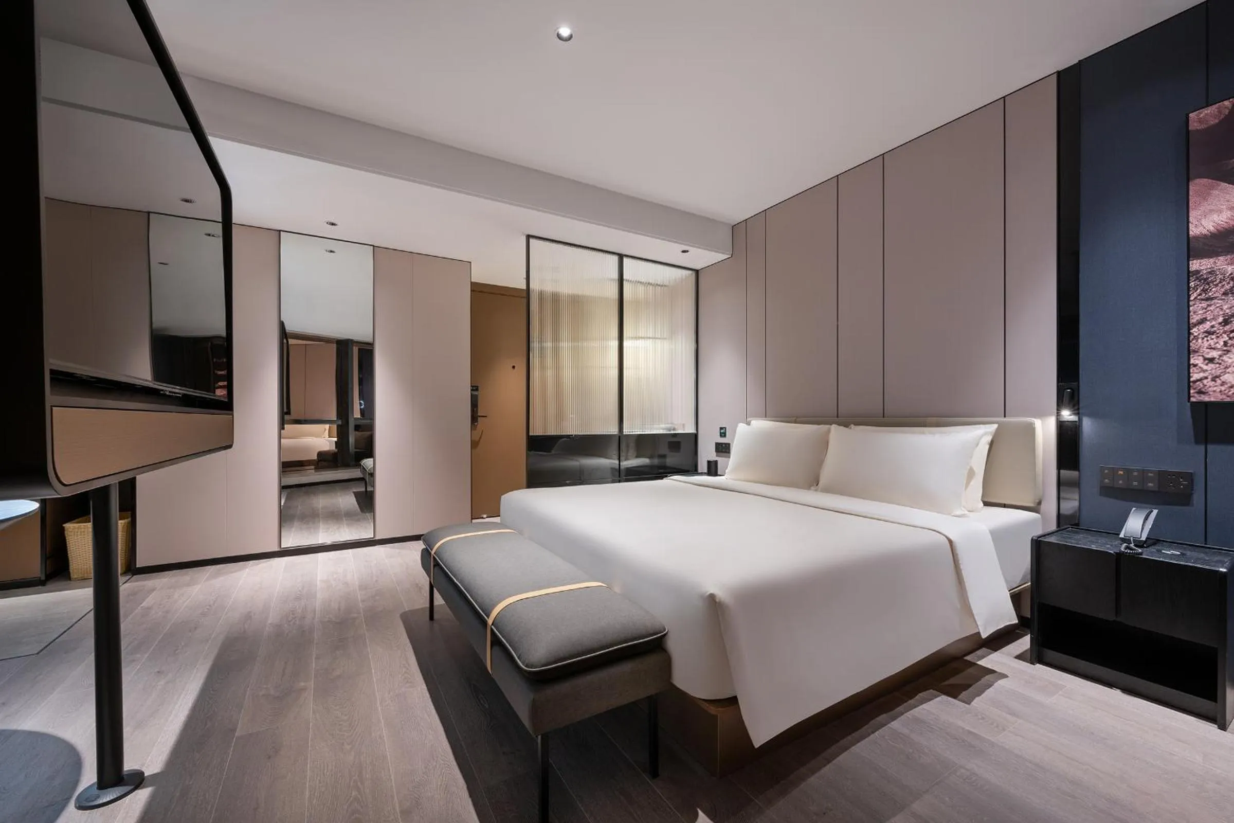 Bed in Atour Hotel Wuhan Riverview Jianghan Road Pedestrian Street