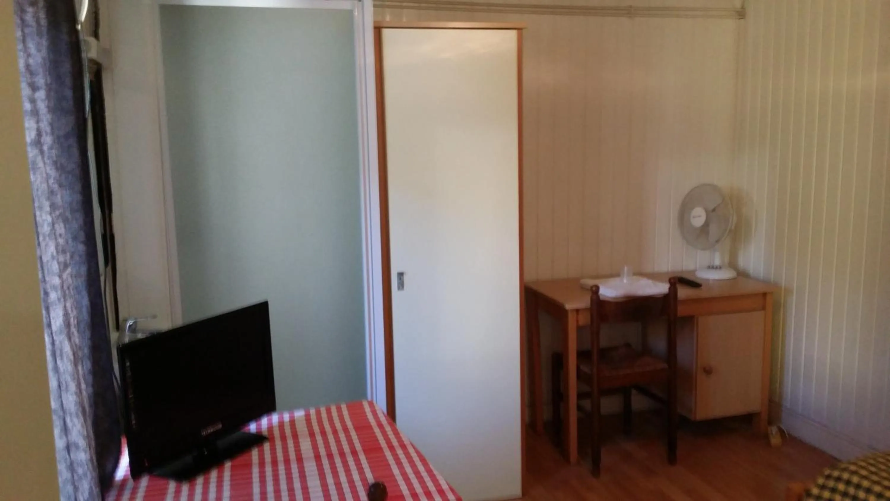 TV and multimedia, TV/Entertainment Center in Hotel Le Tram