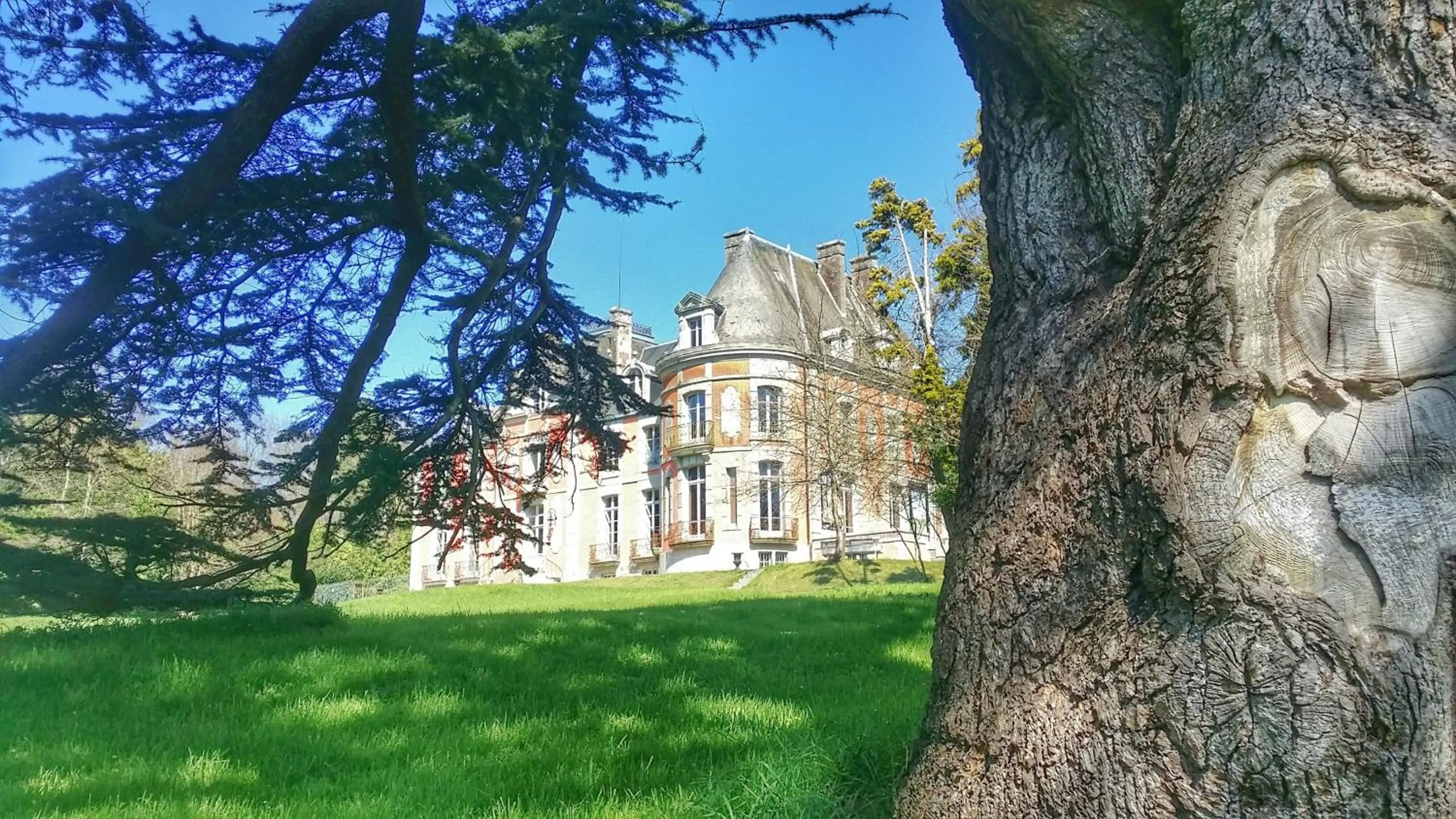 Property building in Château de Chantore
