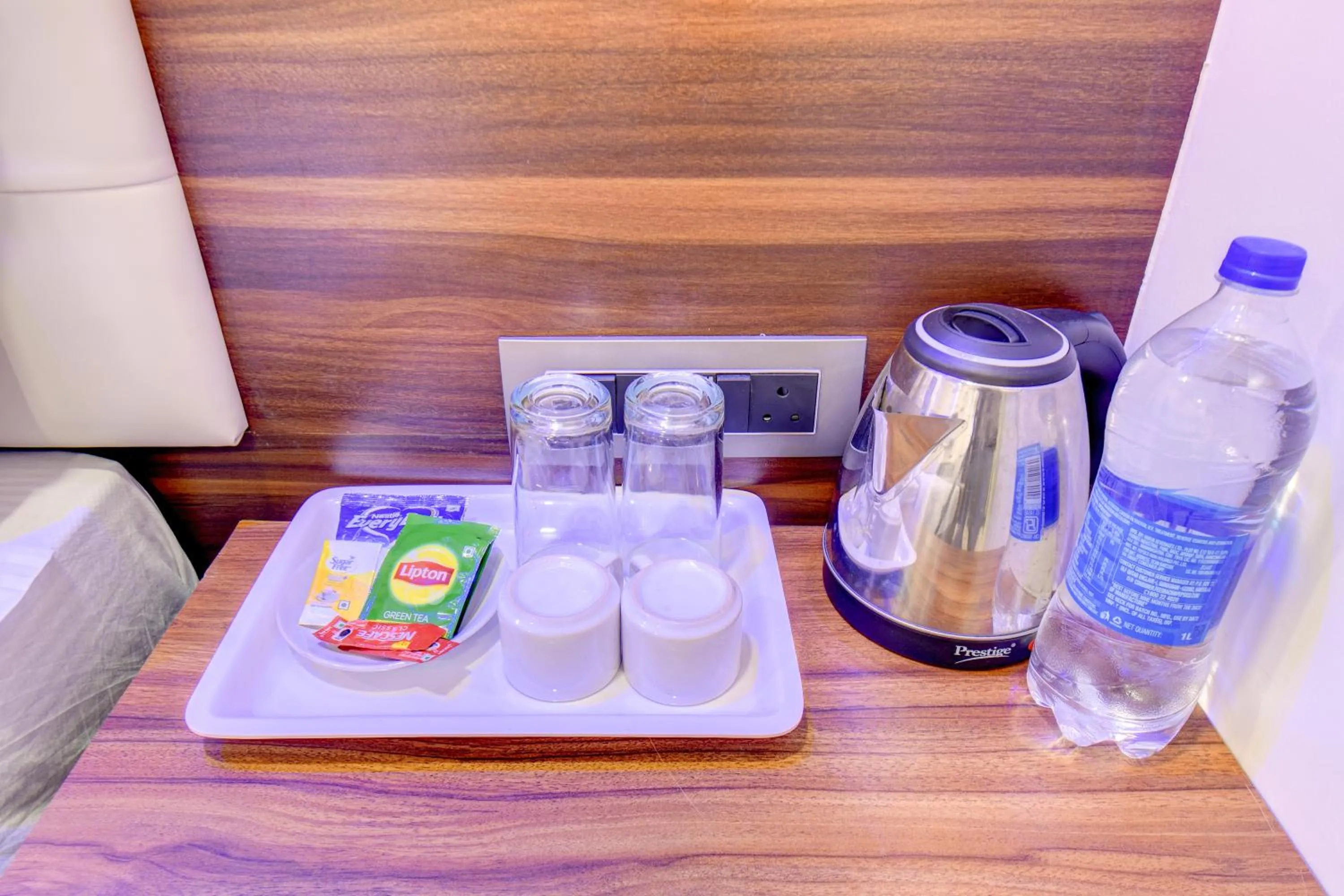 Coffee/tea facilities in Hotel Majestic Crest Sakinaka