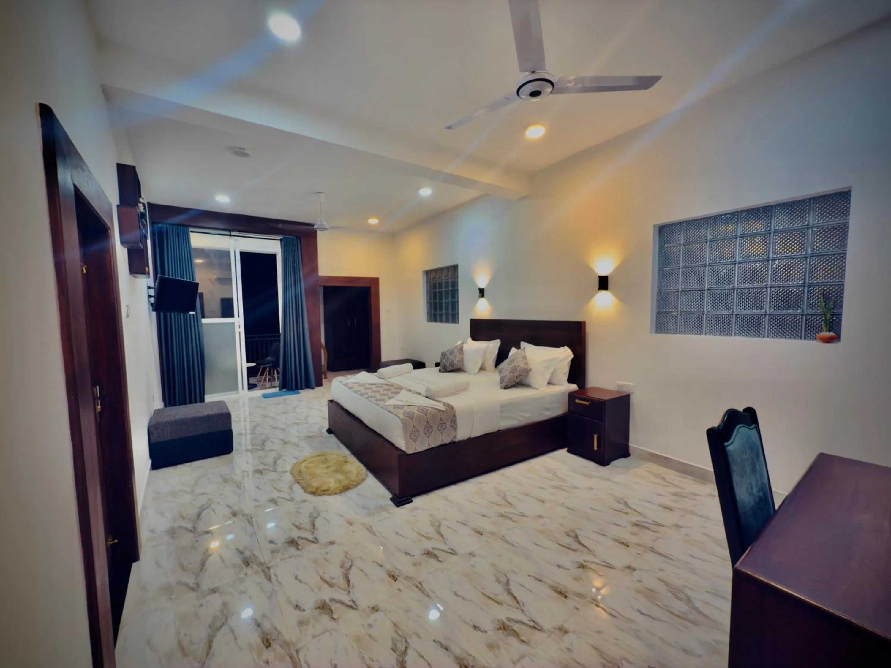 Bed in Aloe Transit Hotel