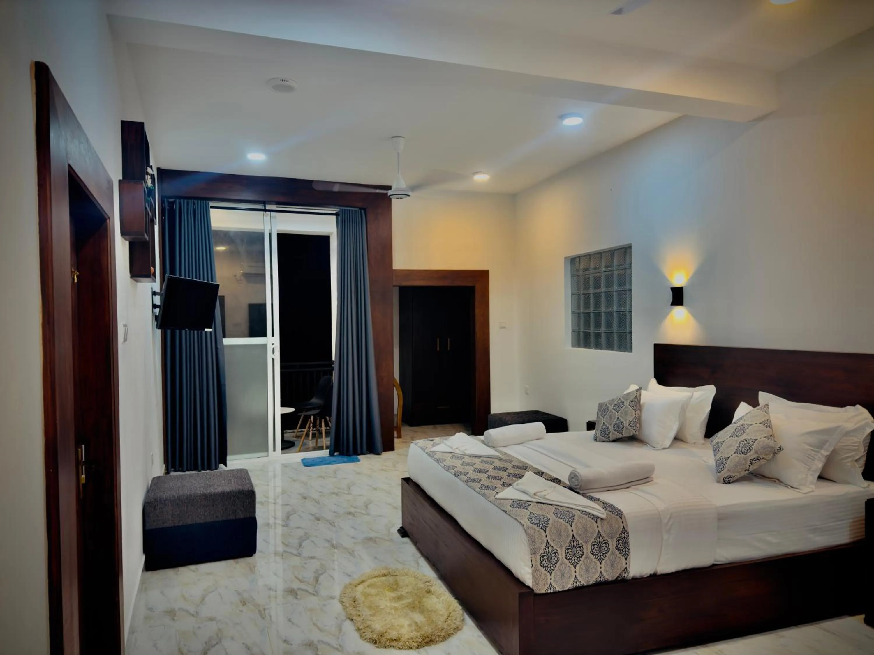 Bed in Aloe Transit Hotel