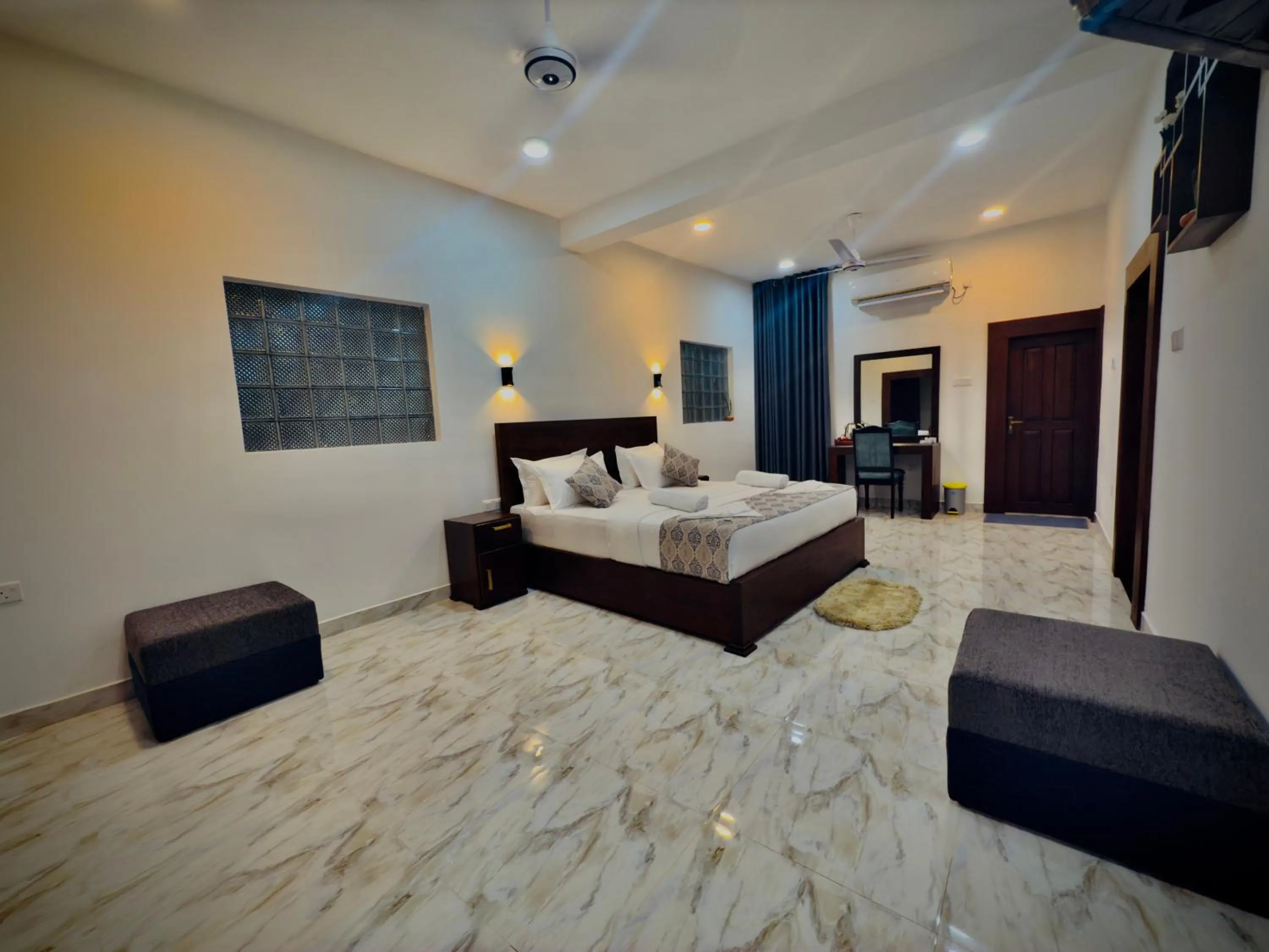 Bed in Aloe Transit Hotel