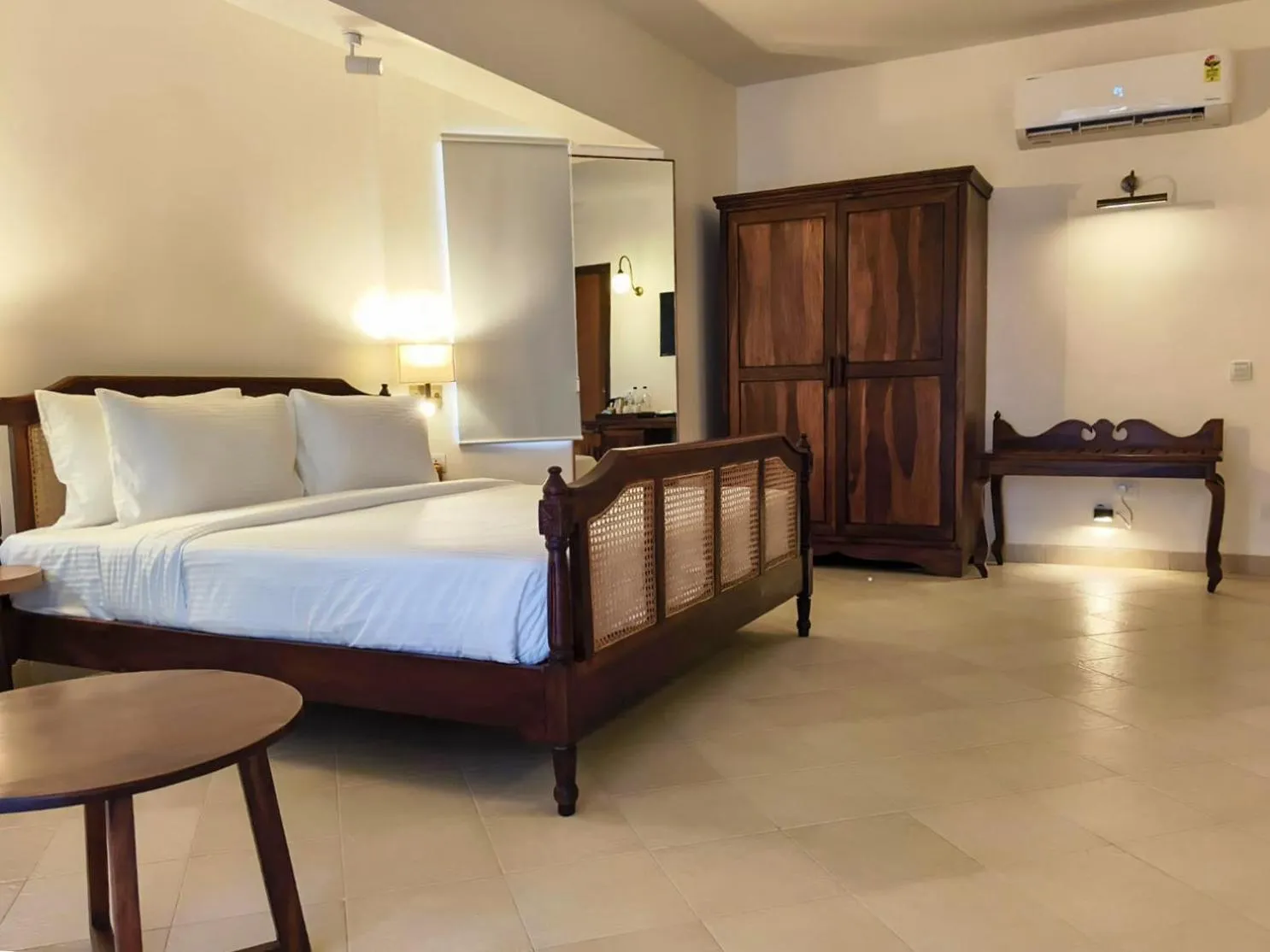 Bed in Amritara Serenity,100 mts from Salaulim Dam