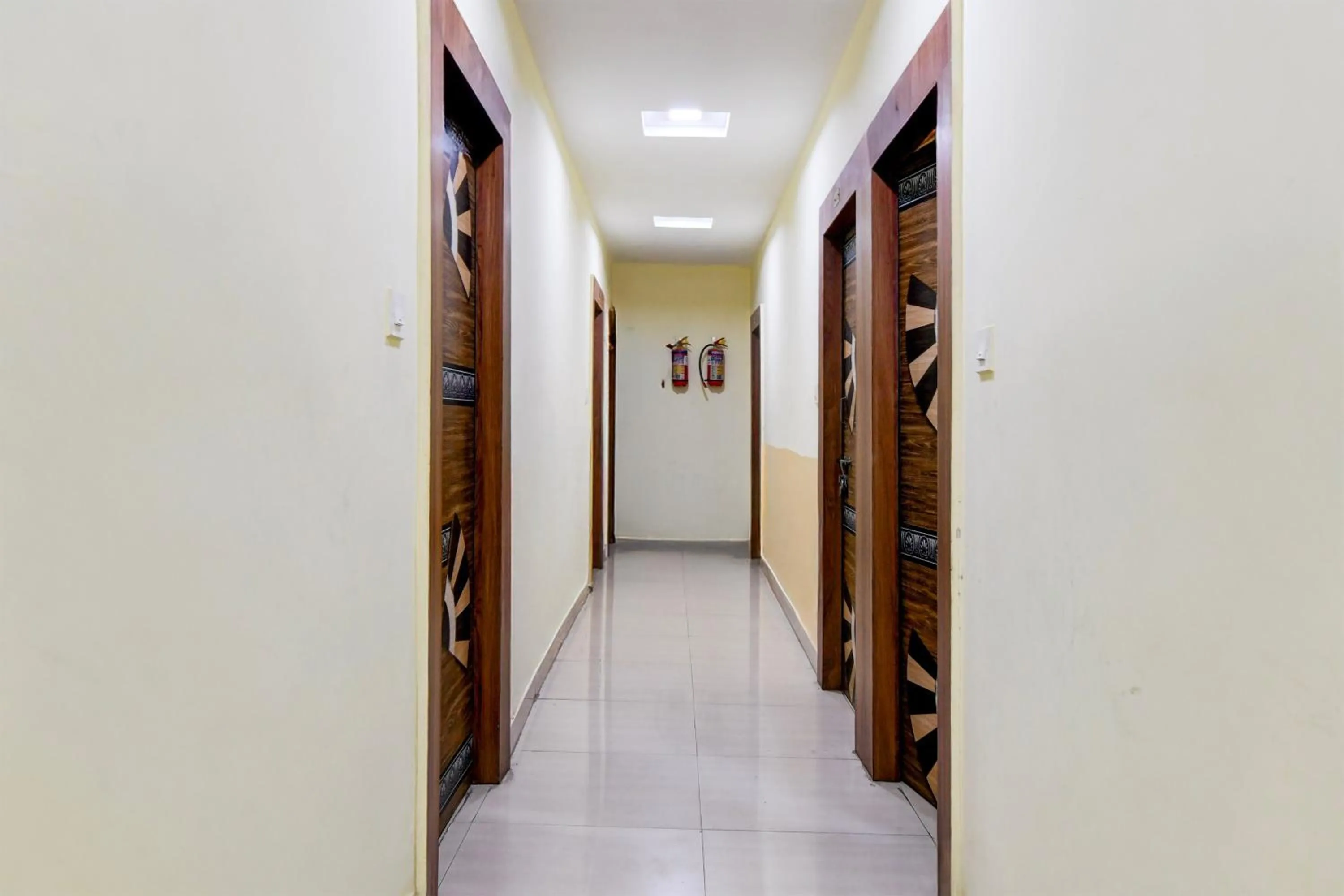 Lobby or reception in Hotel O Beleghata Formerly Santoshi Banquet And Marriage Hall