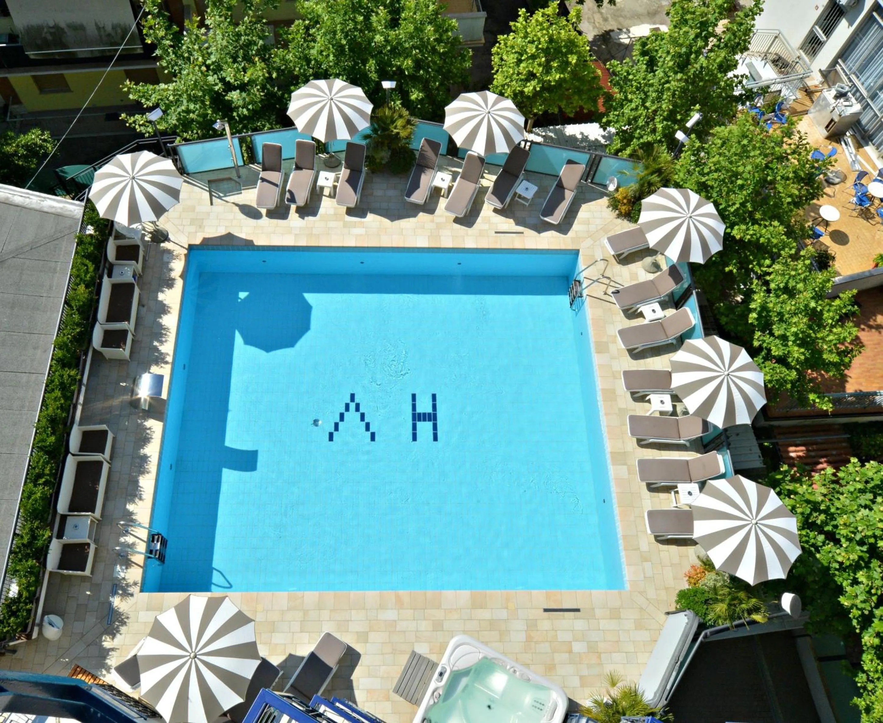 Swimming pool in Hotel Verona