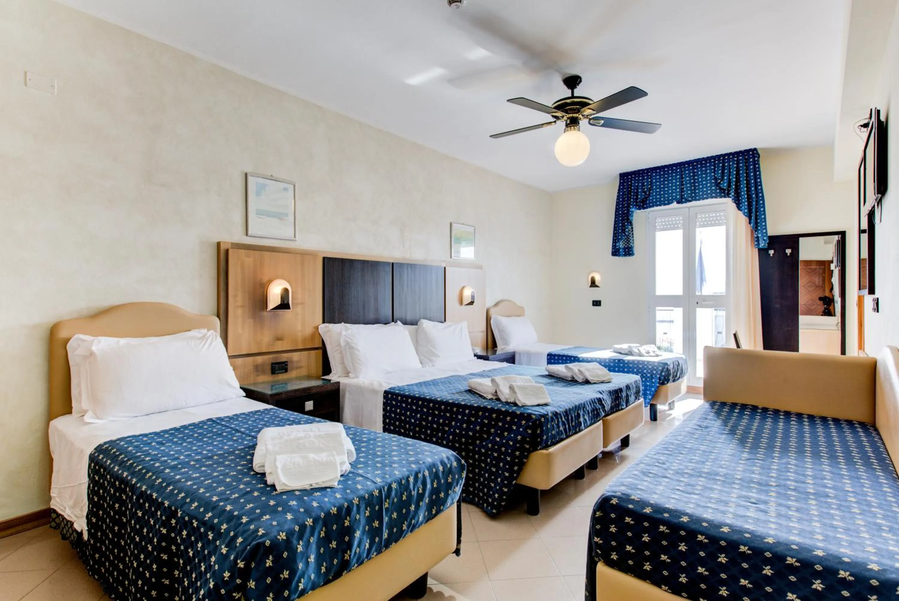 Photo of the whole room, Bed in Hotel Verona