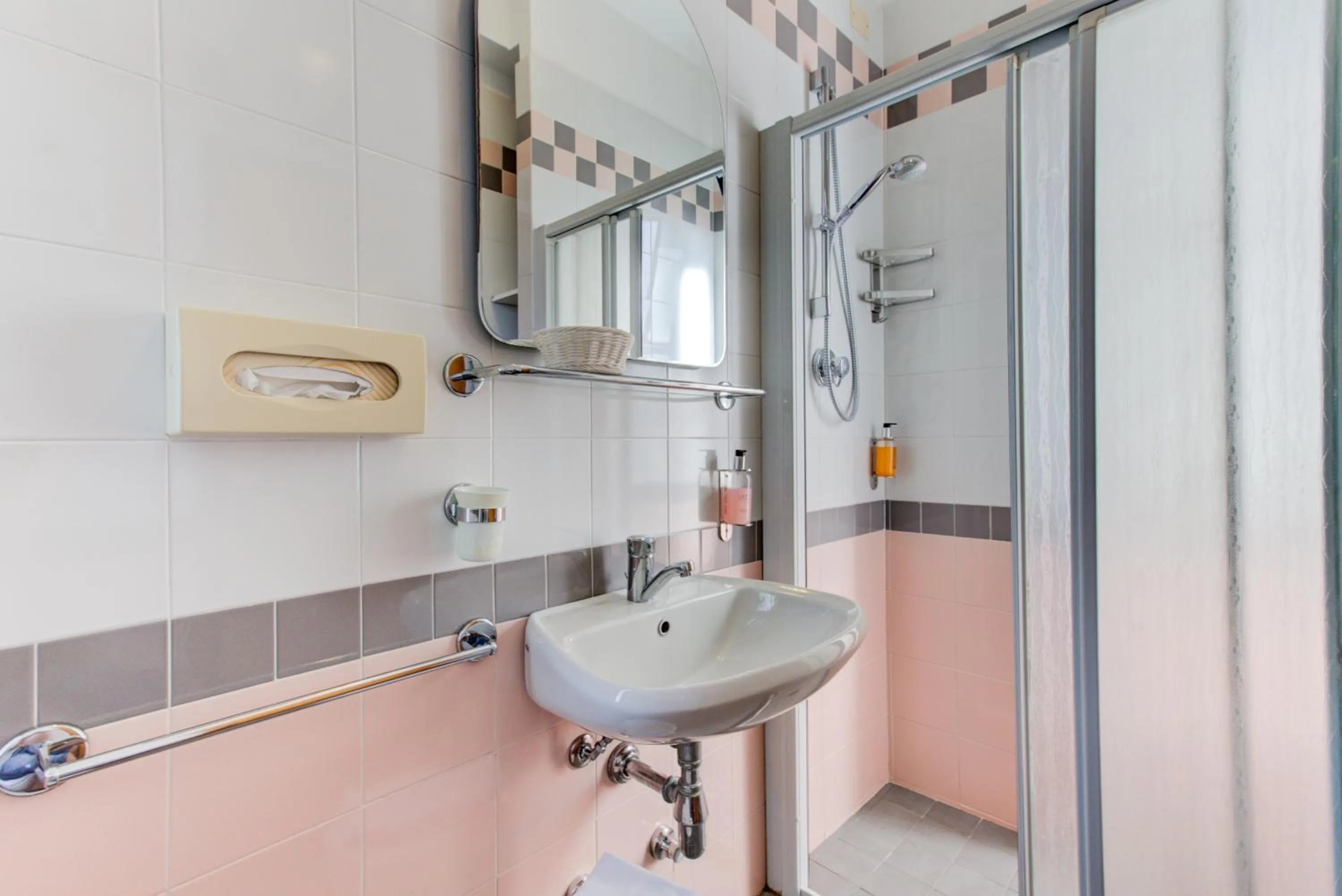 Bathroom in Hotel Verona