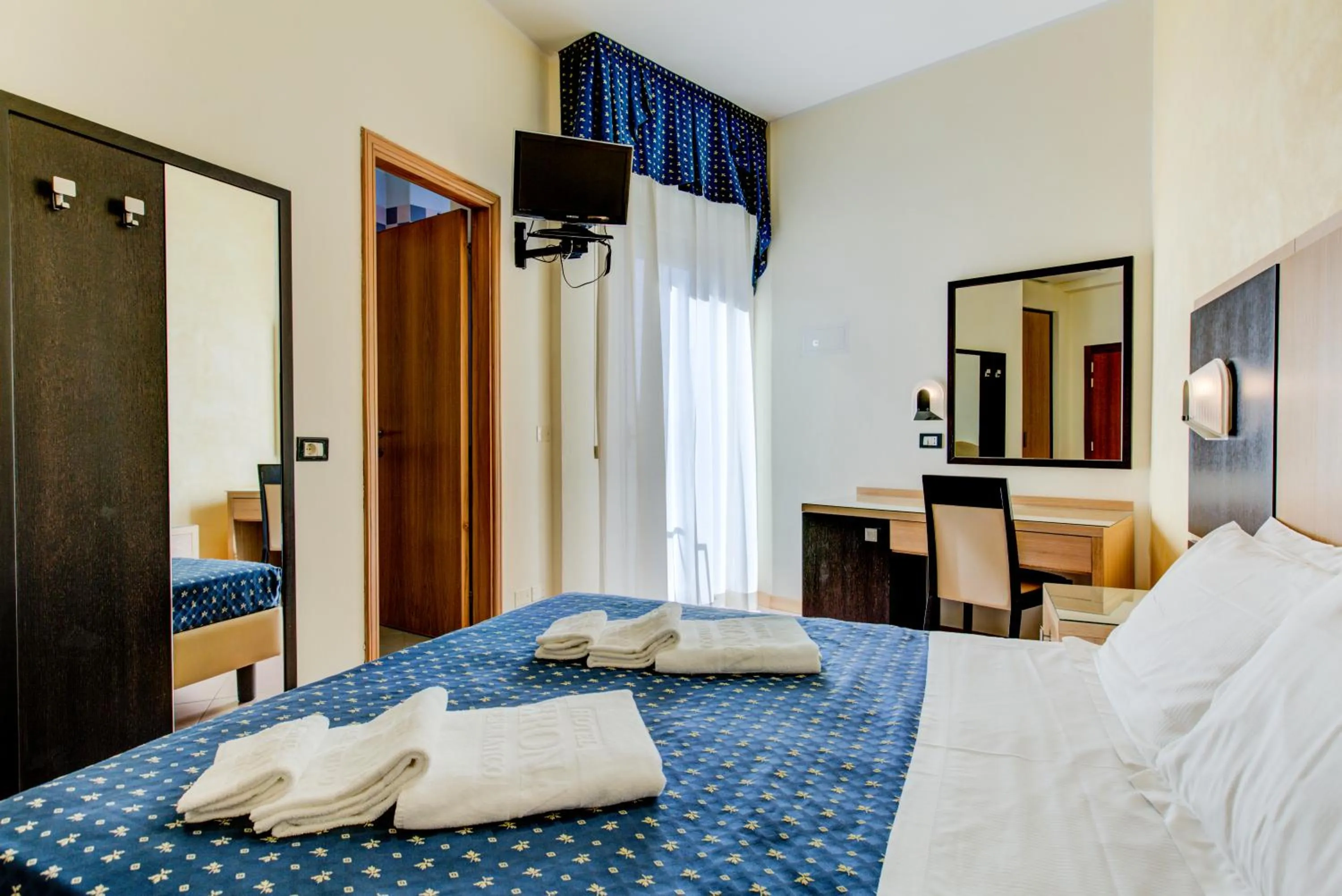 Photo of the whole room, Bed in Hotel Verona