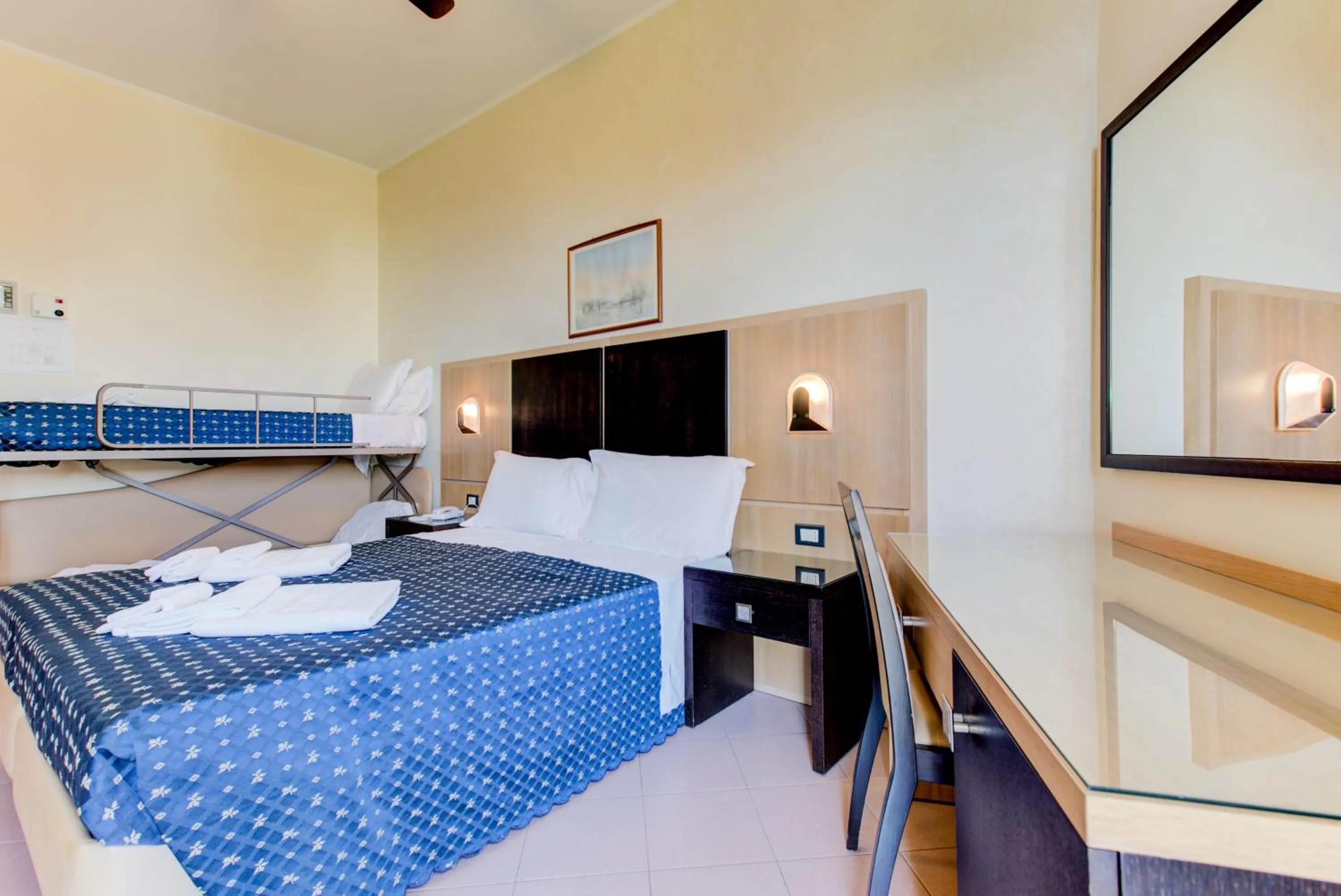 Photo of the whole room, Bed in Hotel Verona