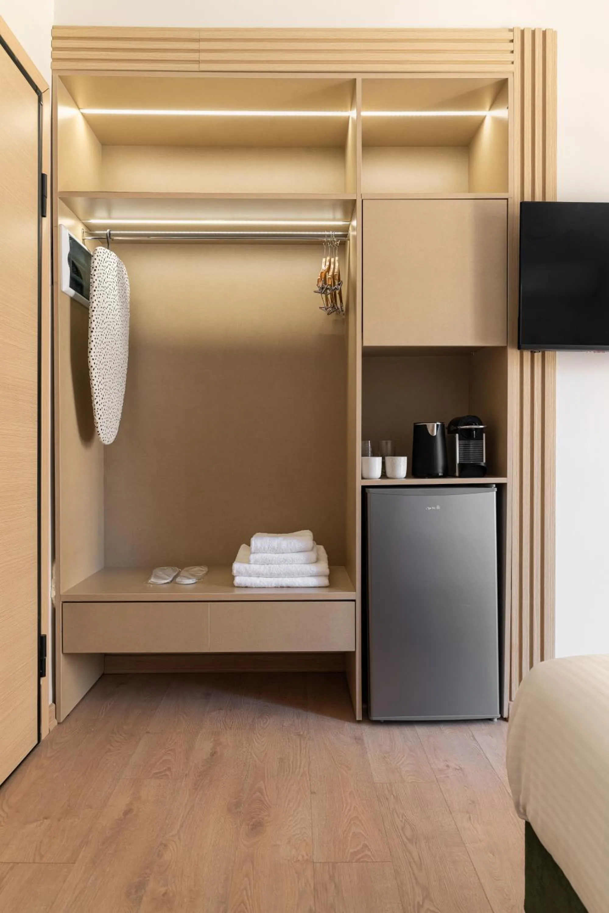 TV and multimedia in Phalerus Suites