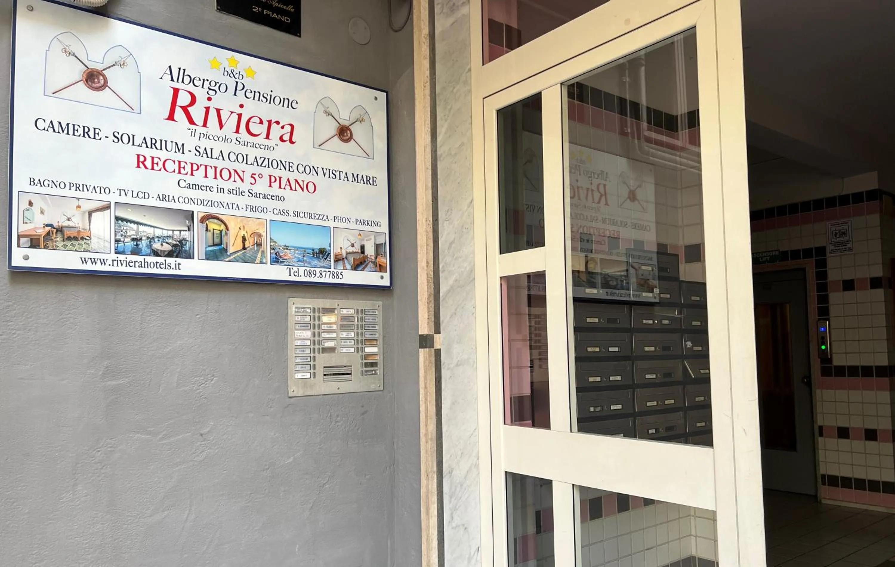 Property building in Riviera B&B Rooms