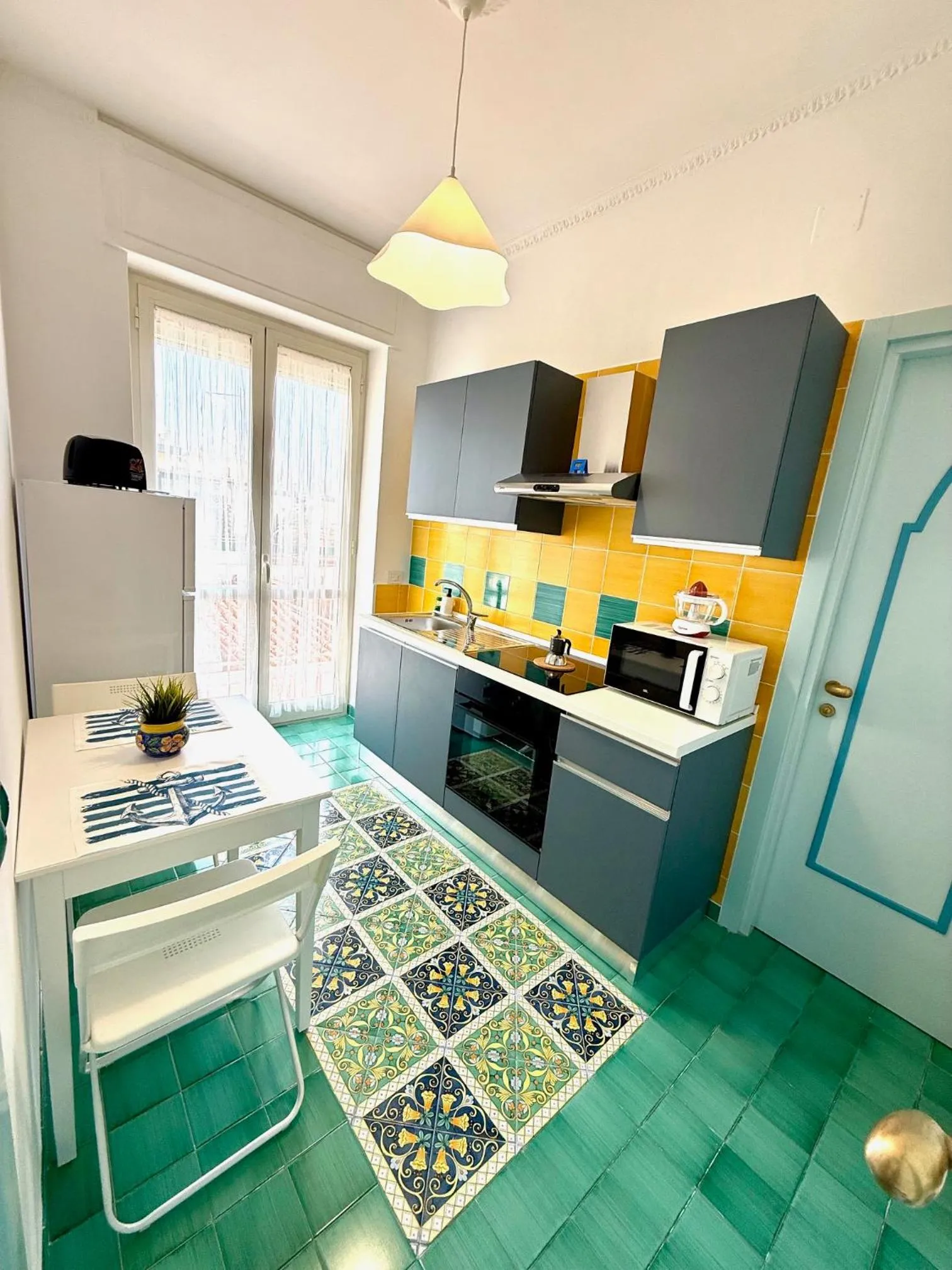 Kitchen or kitchenette in Riviera B&B Rooms & Apartment SEA-VIEW
