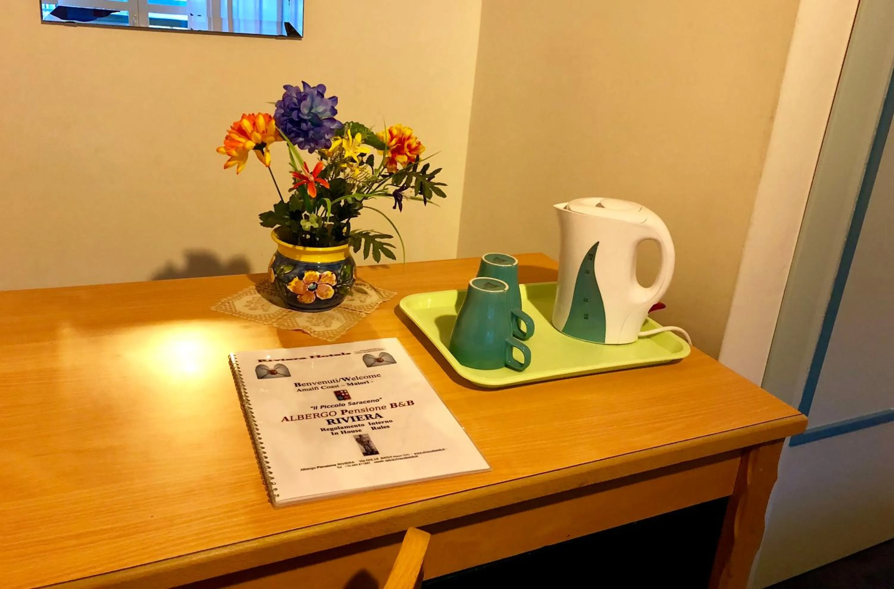 Coffee/tea facilities in Riviera B&B Rooms