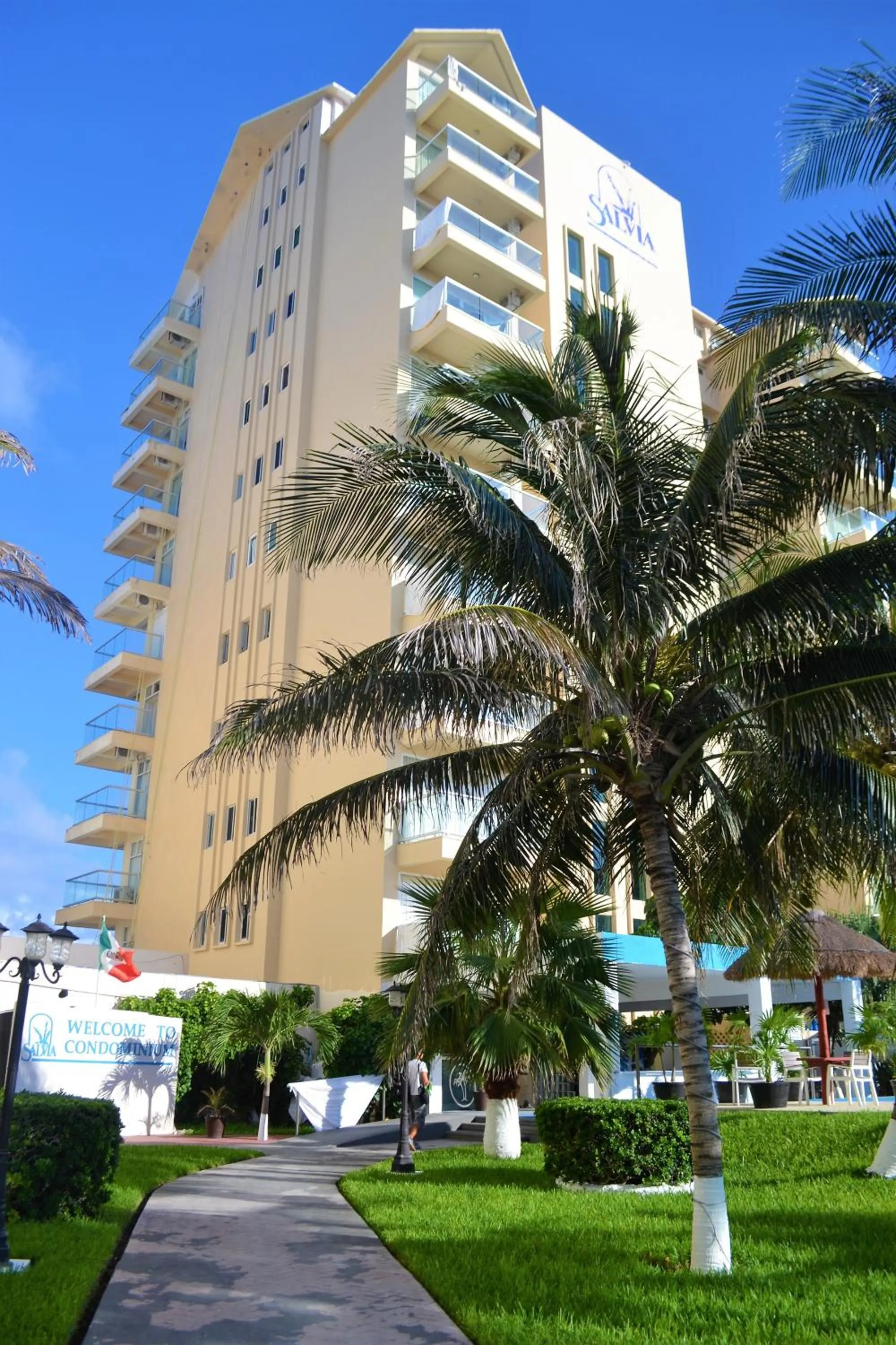Facade/entrance in Salvia Condominio