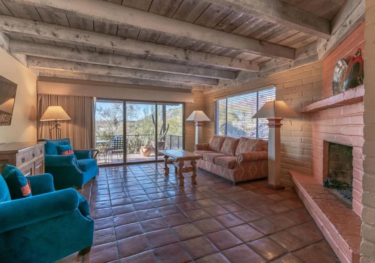 Living room in Hacienda del Sol Guest Ranch Resort