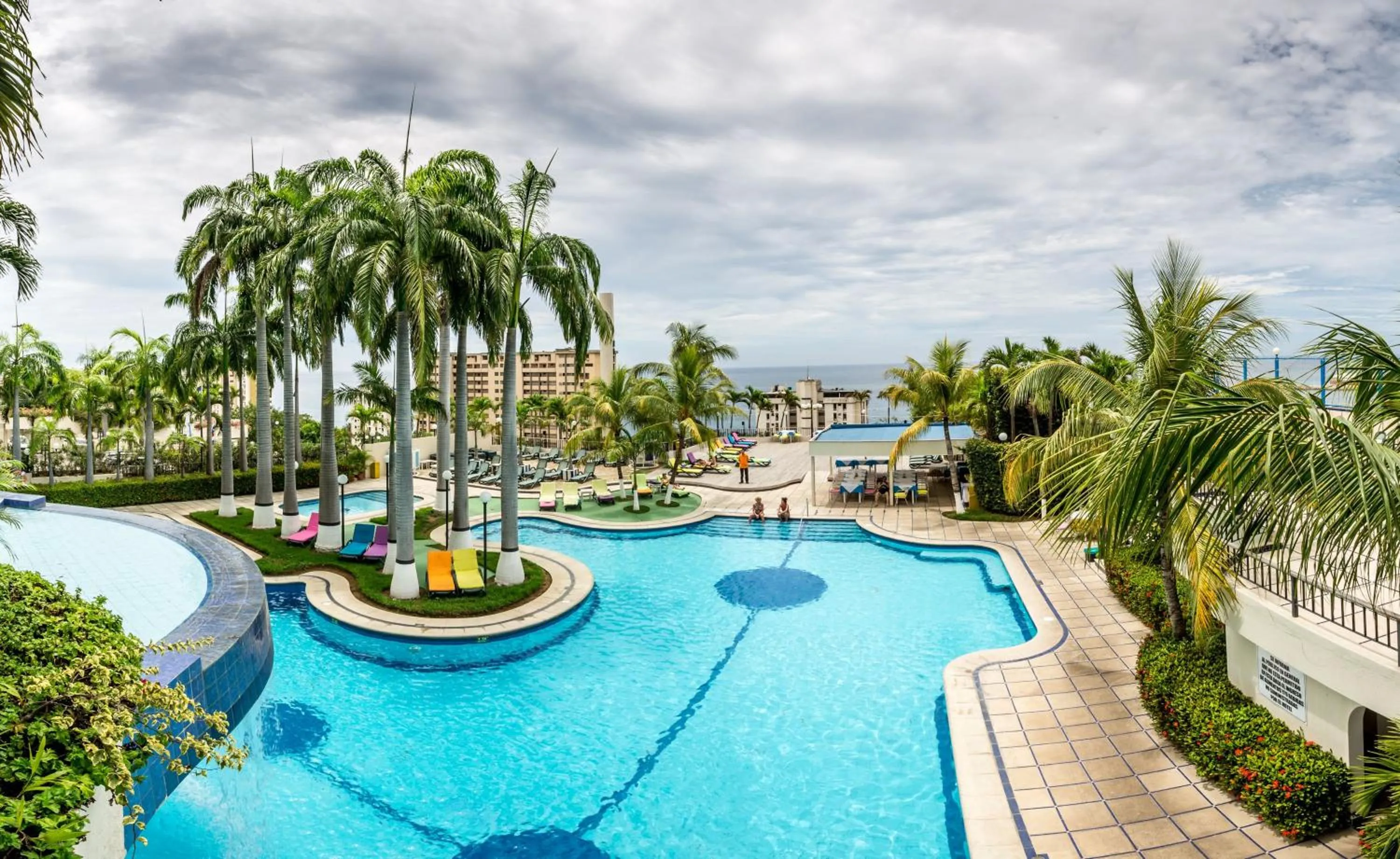 Swimming pool in Hotel Olé Caribe