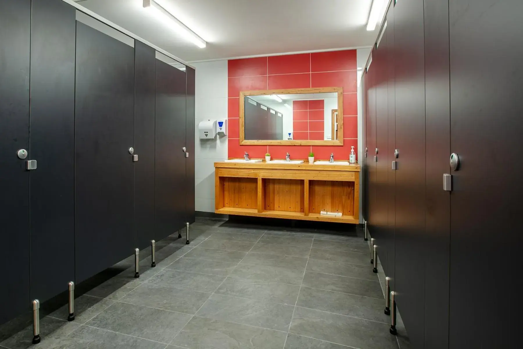 Family Room with Shared Bathroom in Kookaburra Lodge Family Room with Shared Bathroom in Kookaburra Lodge