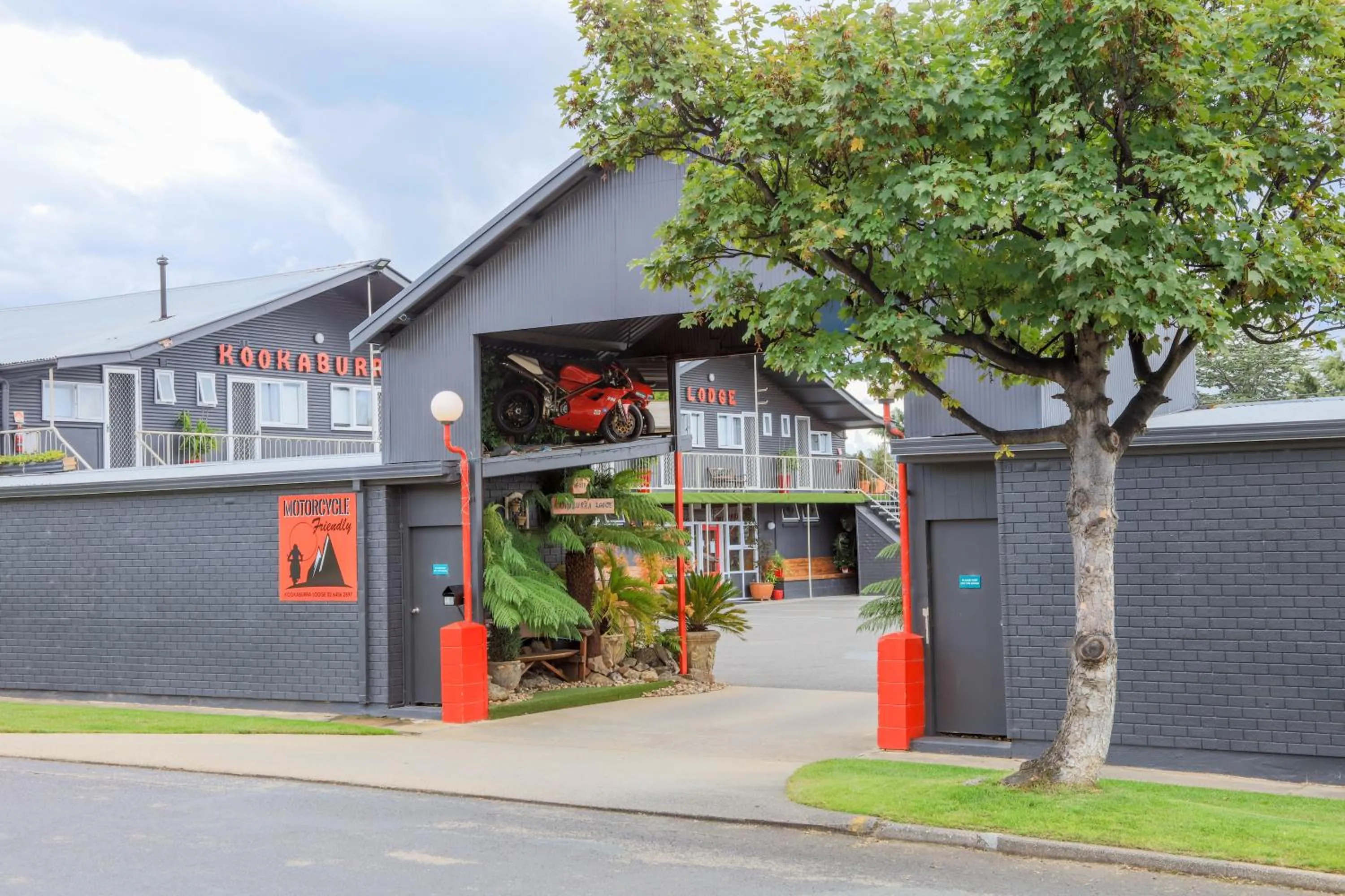 Property building in Kookaburra Lodge