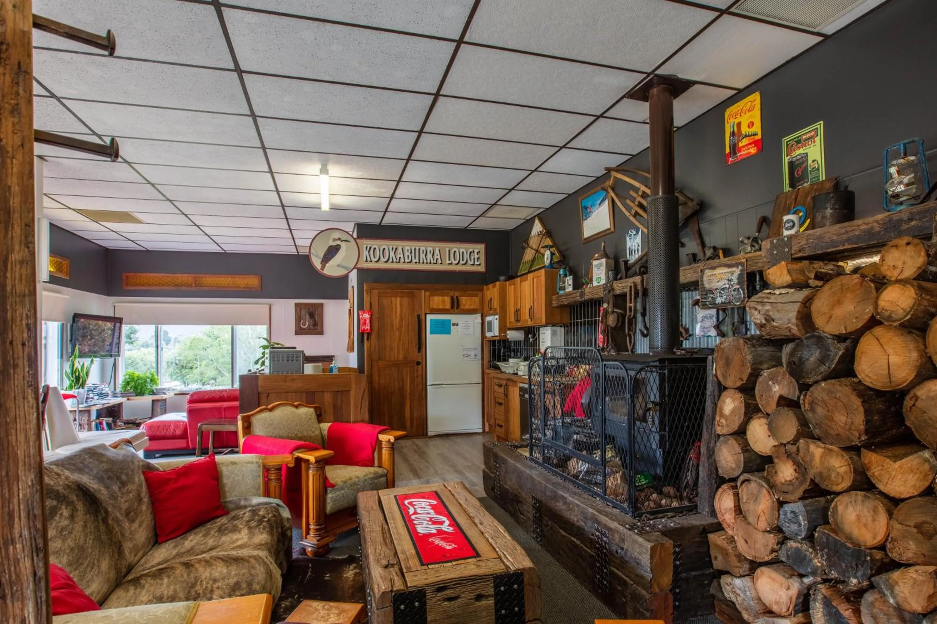 Communal lounge/ TV room in Kookaburra Lodge