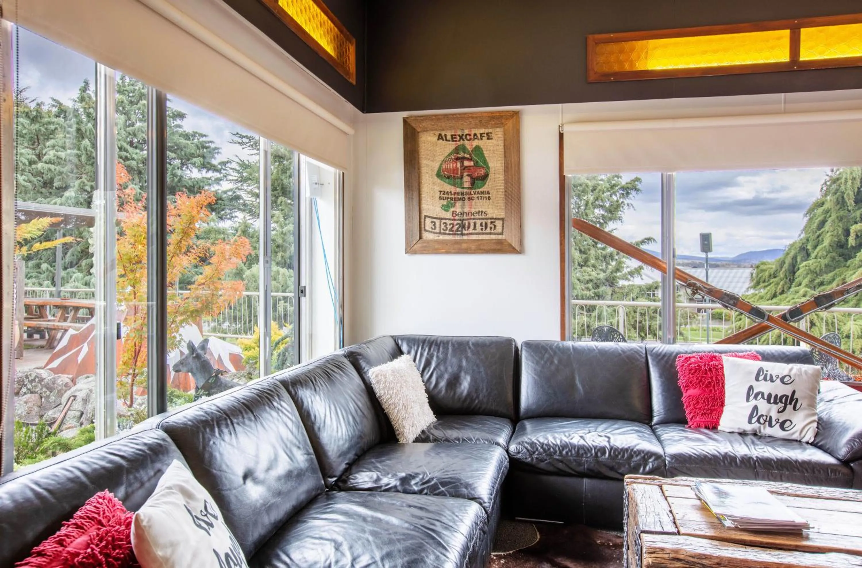 Communal lounge/ TV room in Kookaburra Lodge