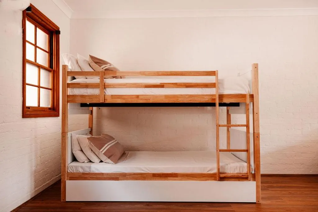 bunk bed, Bed in Wisemans Retreat