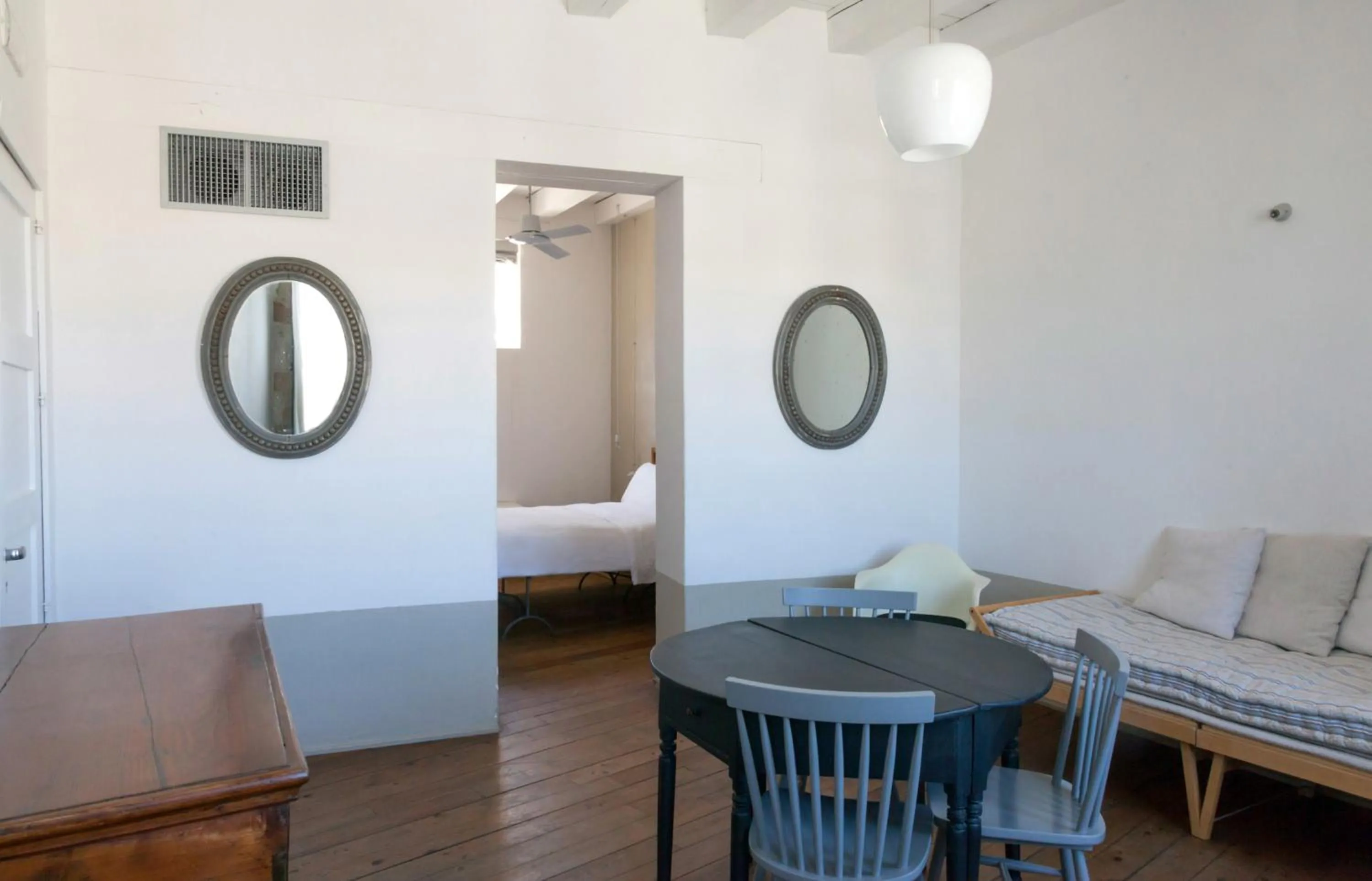 Photo of the whole room in Hotel Gutkowski