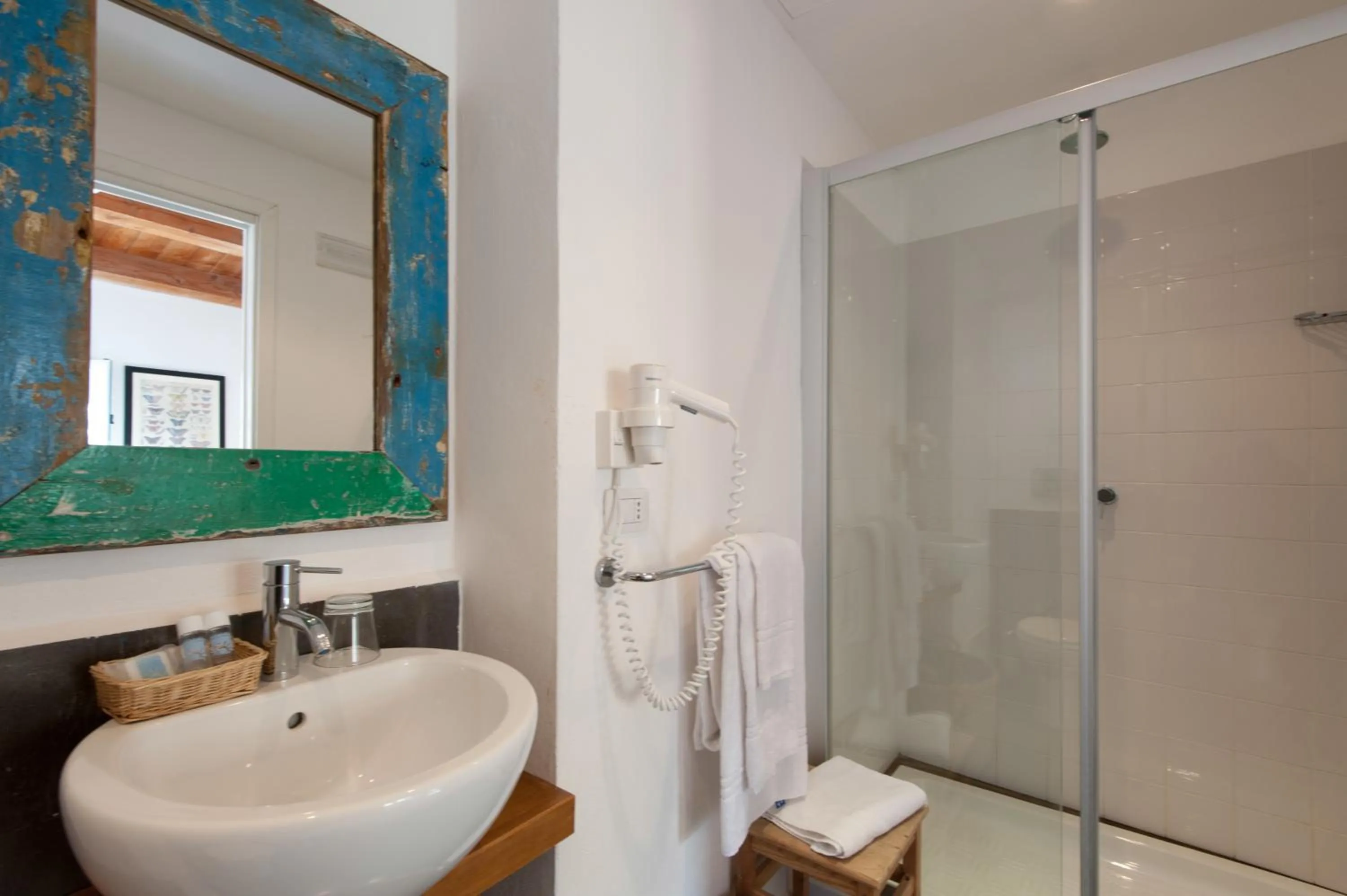 Shower in Hotel Gutkowski