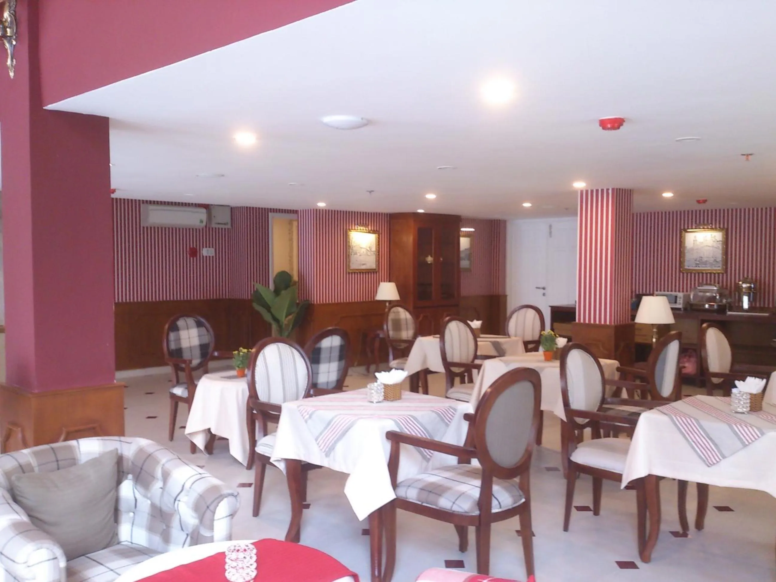 Restaurant/places to eat in Hotel L'Odéon Phu My Hung