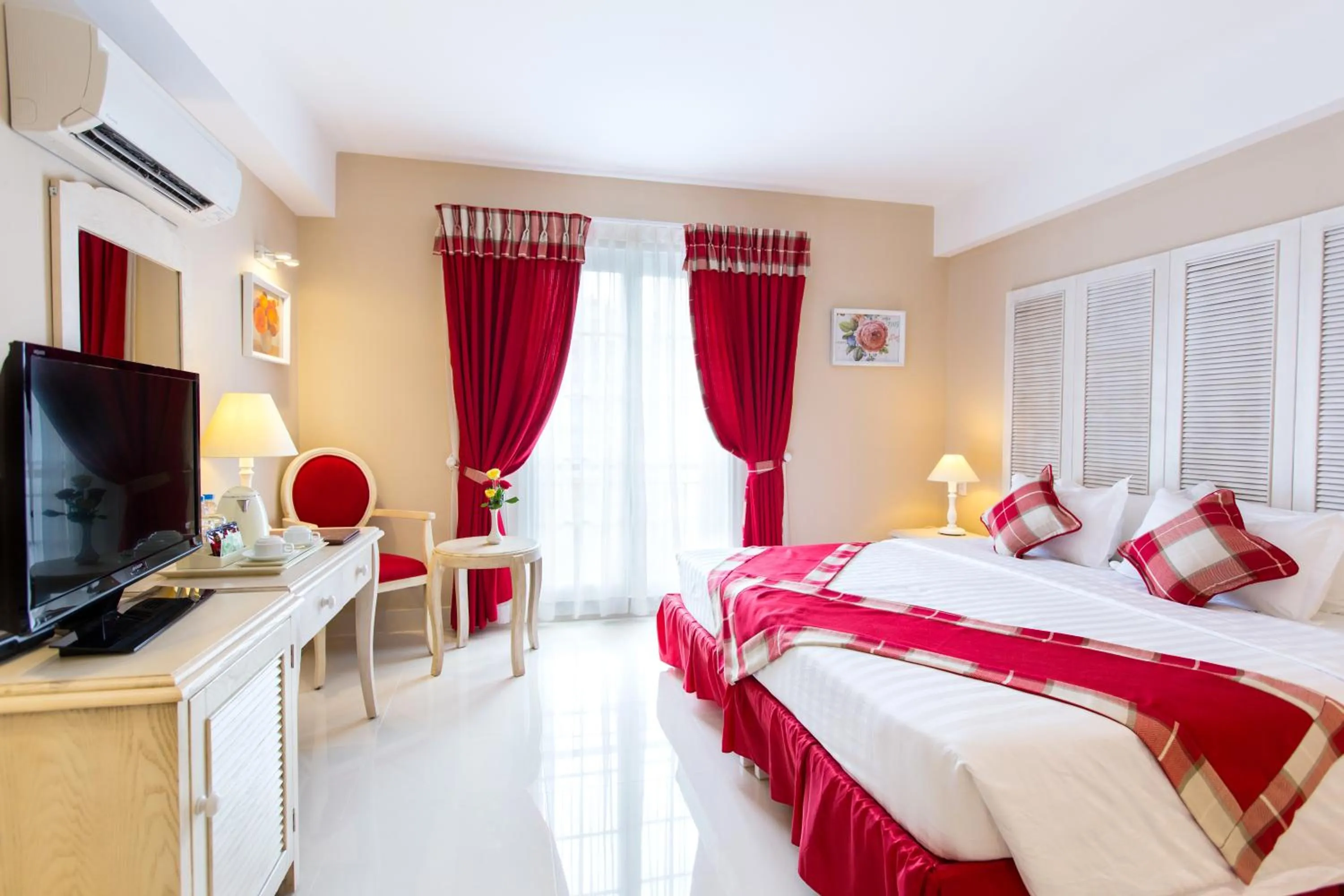 Day, Bed in Hotel L'Odéon Phu My Hung