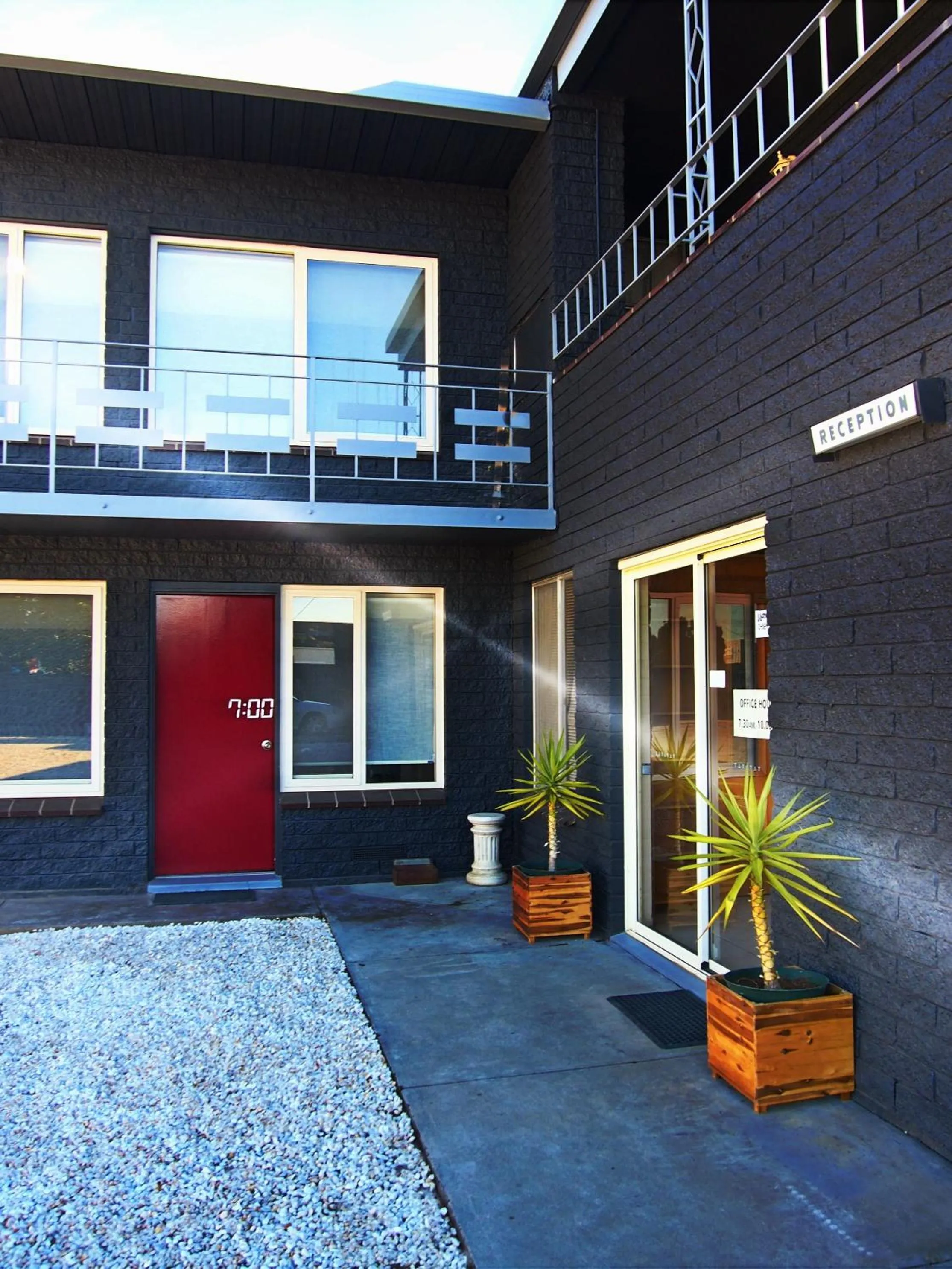 Facade/entrance in Siesta Central Apartments