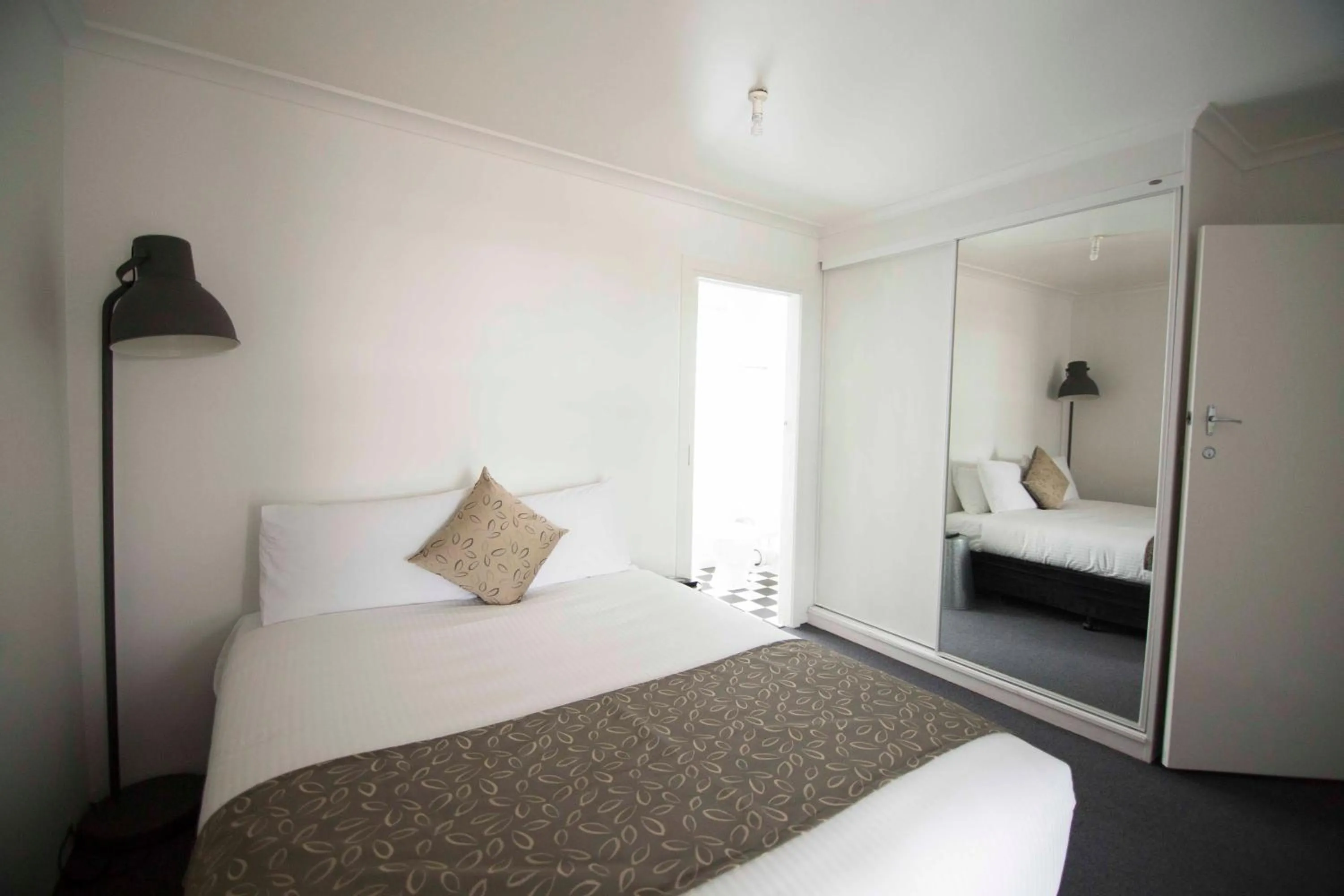 Bedroom, Bed in Siesta Central Apartments