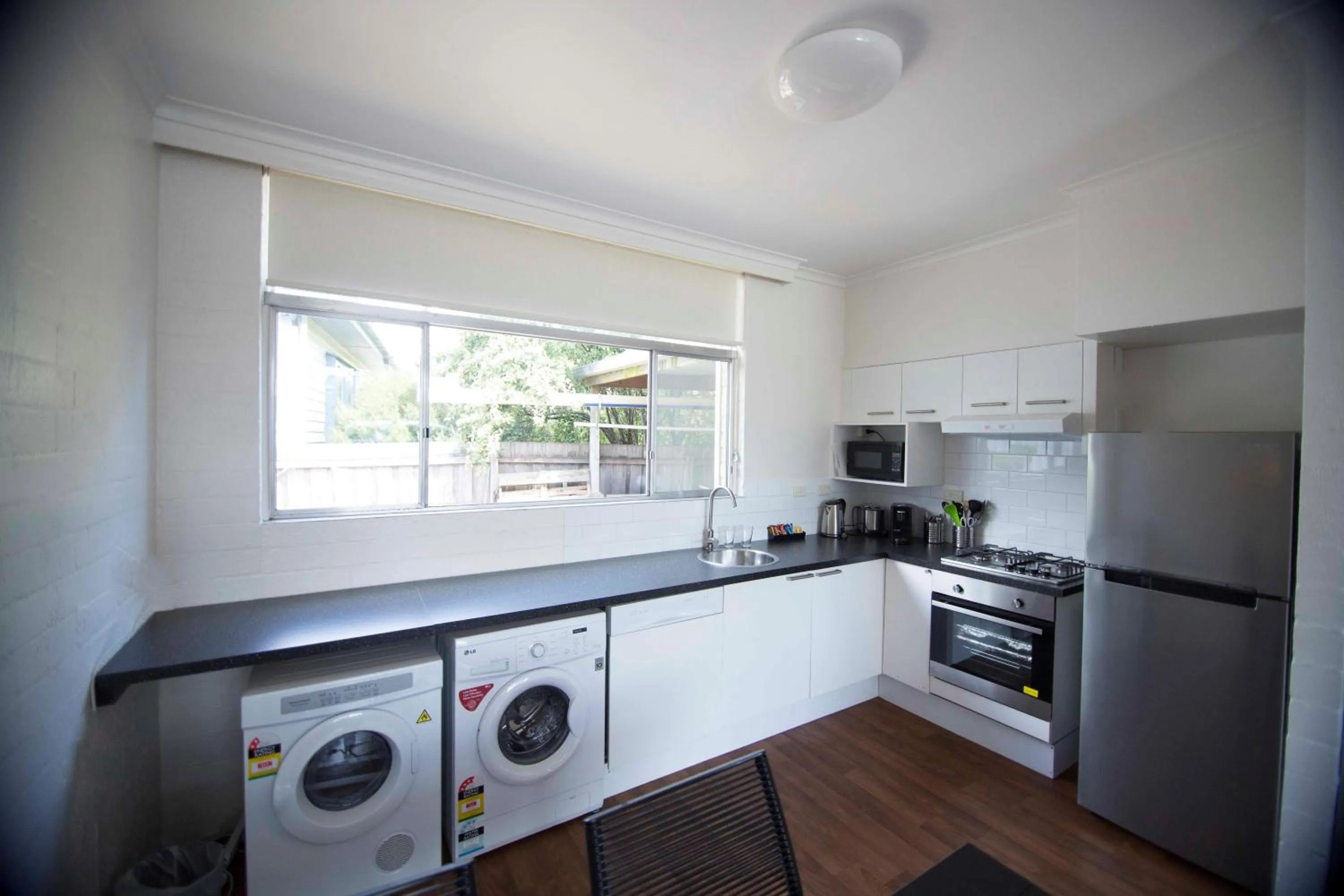 Kitchen or kitchenette in Siesta Central Apartments