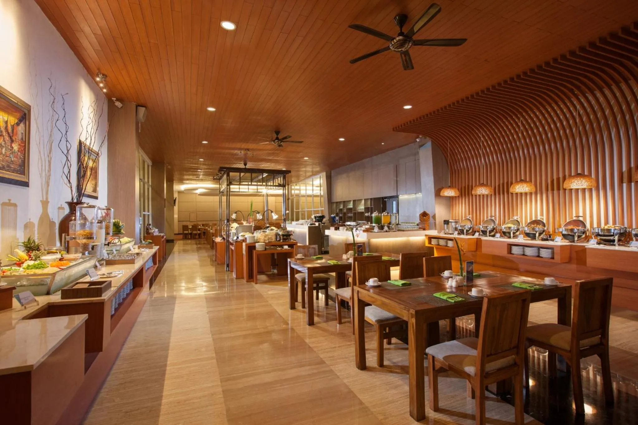 Restaurant/places to eat in Hotel Santika Banyuwangi